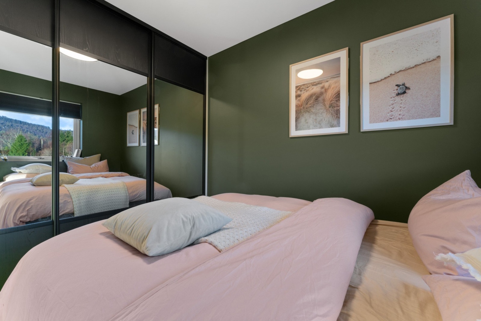 Soverom nummer en har areal 7,81 m² Galleribilde