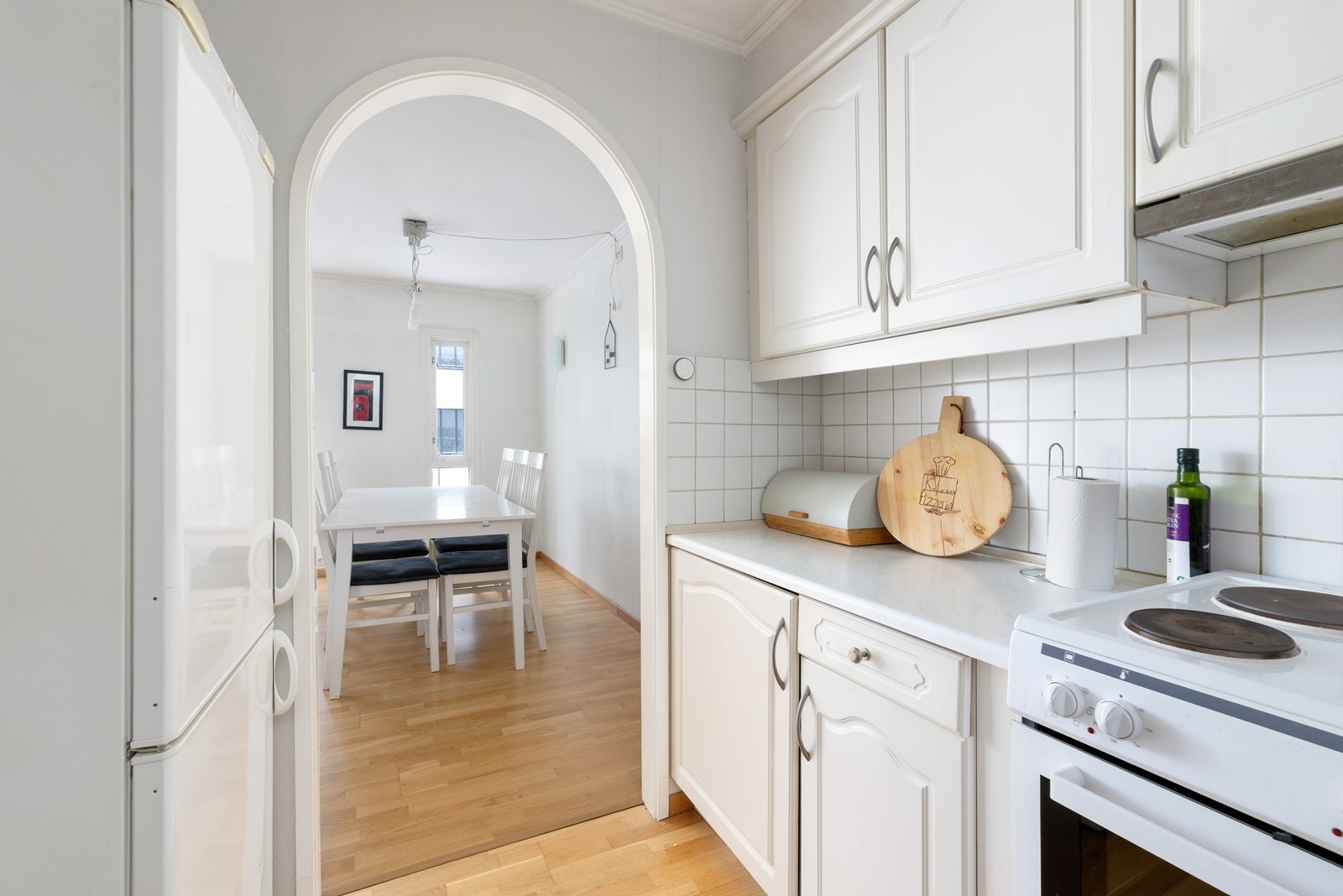 Inngang til kjøkken fra stue. Galleribilde