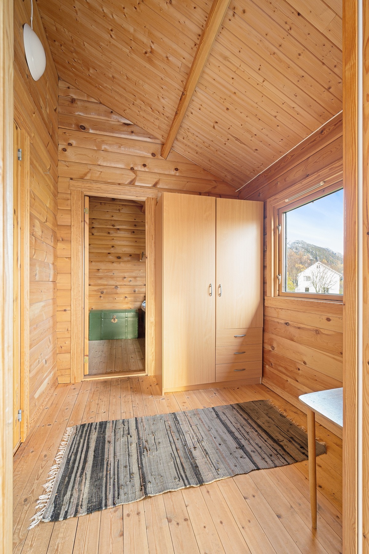 Entréen gir rom for oppbevaringsløsninger med skap, kommode eller annet ønskelig Galleribilde