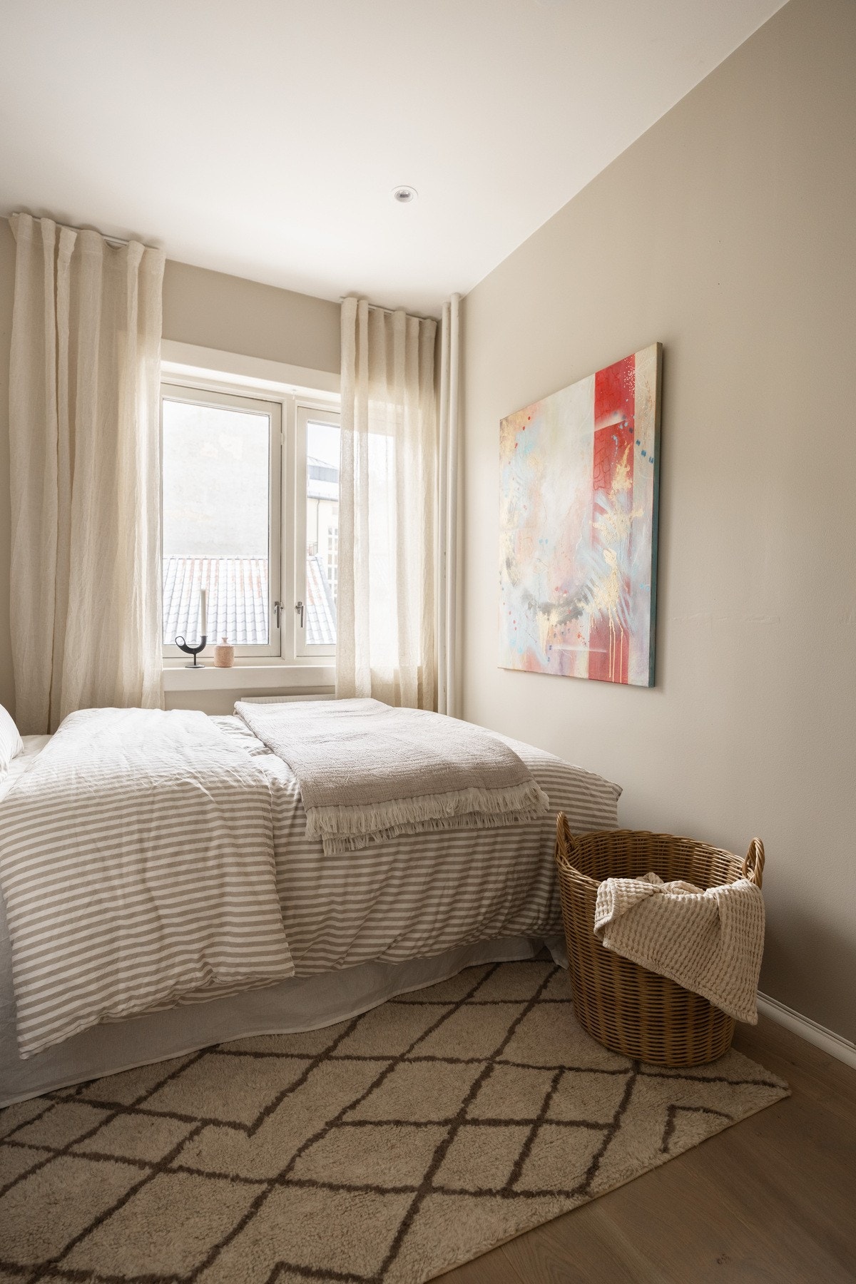 Også dette soverommet vender mot indre gårdsrom. Galleribilde