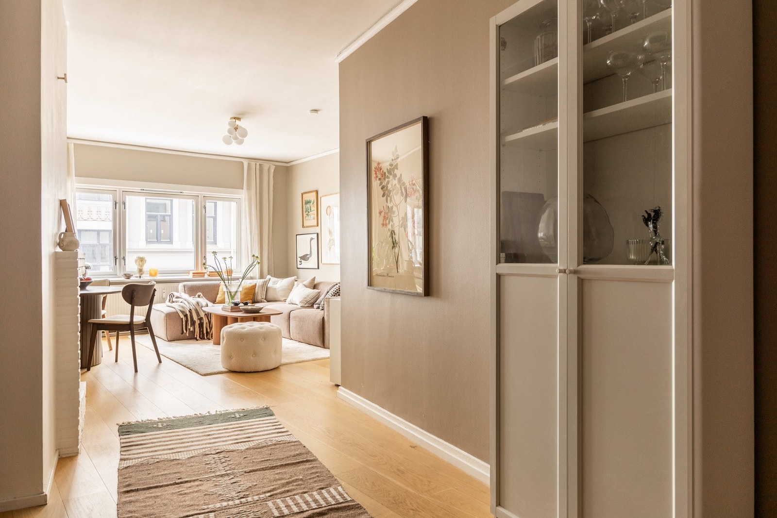 Planløsningen er gjennomgående og funksjonell. Galleribilde