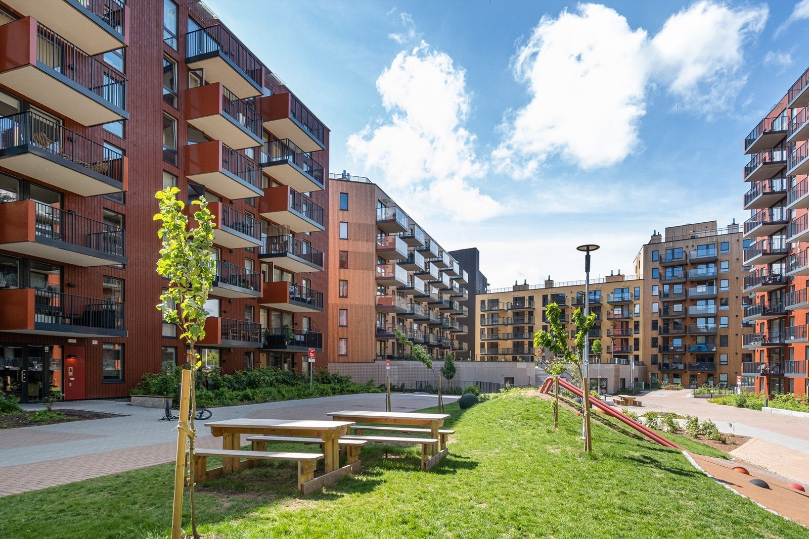 Leiligheten befinner seg i et attraktivt og sentralt område i Lørenskog rett ved Triaden storsenter. Galleribilde