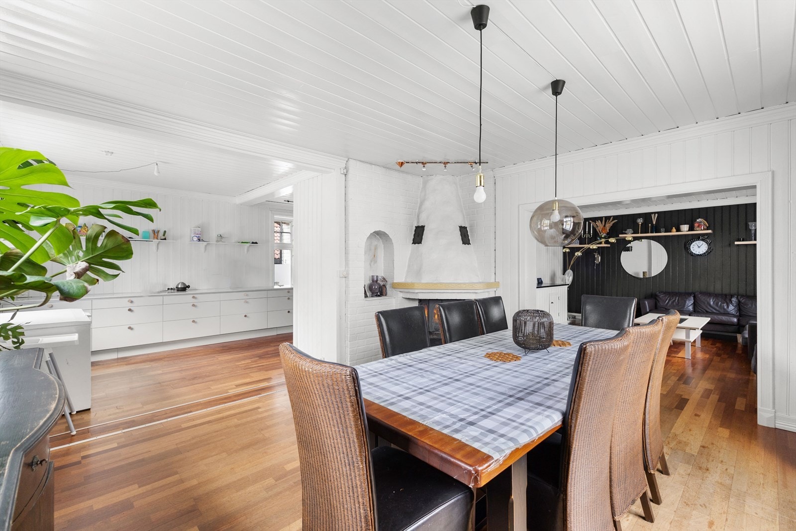 Fra stuen er det videre adkomst til spisestue. Galleribilde