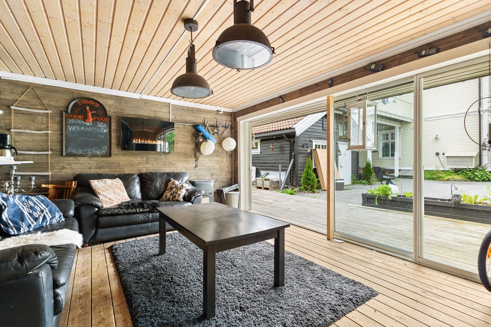 Hagestue. Hagestuen er ikke byggesøkt og ikke godkjent hos kommunen. Galleribilde