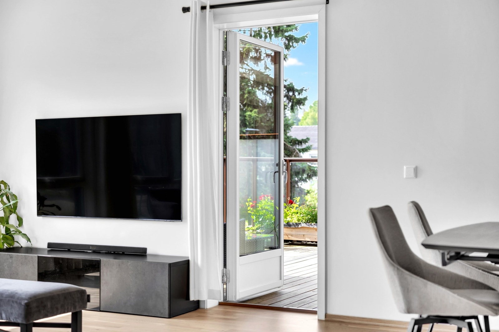 Direkte utgang til terrasse. Galleribilde