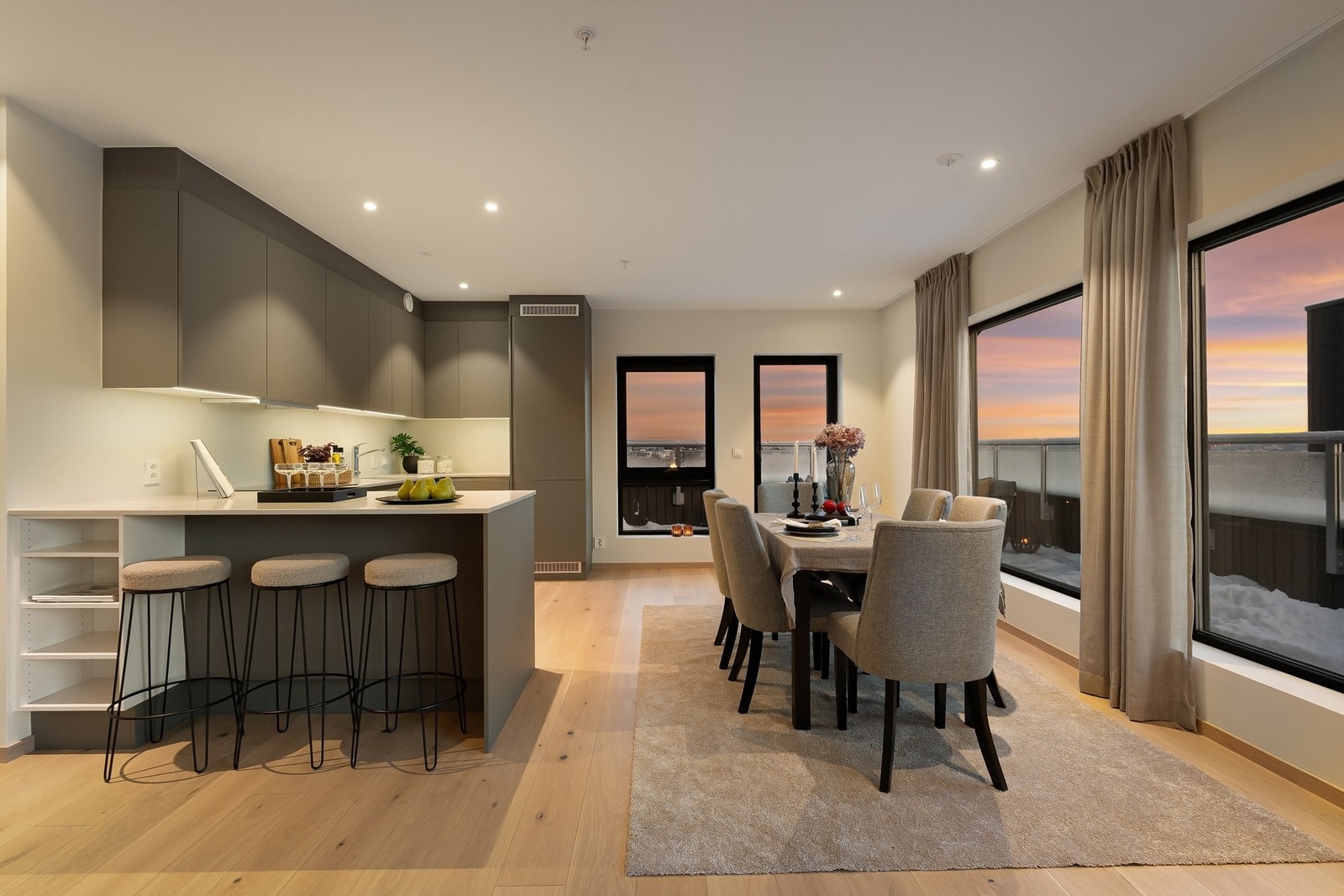 Utvendig elektriske solskjermer er installert Galleribilde