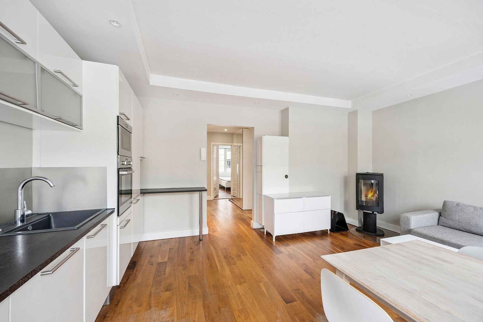 Leiligheten leies ut møblert med møblene på bilder Galleribilde