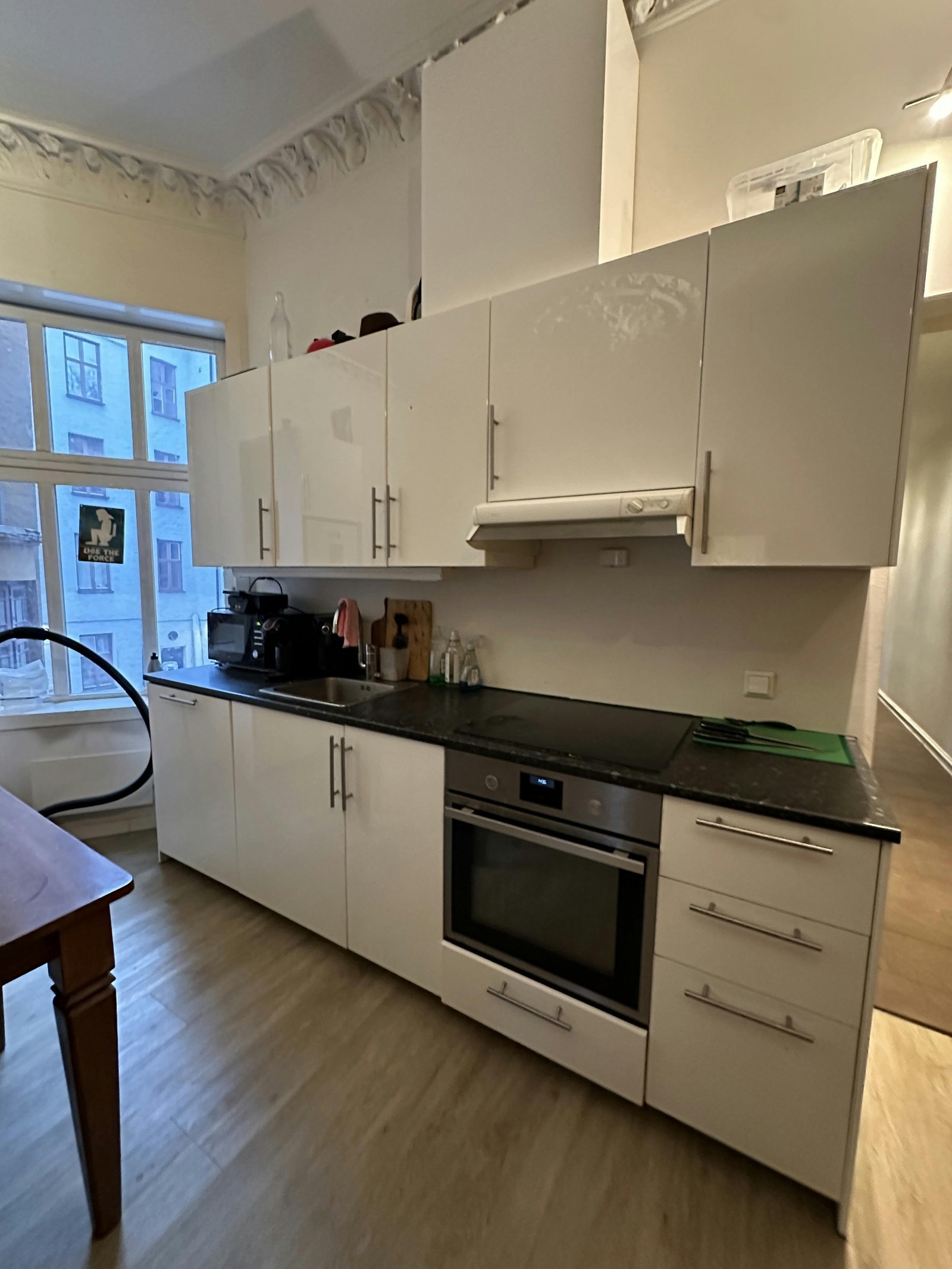 Stue med åpen kjøkken Galleribilde