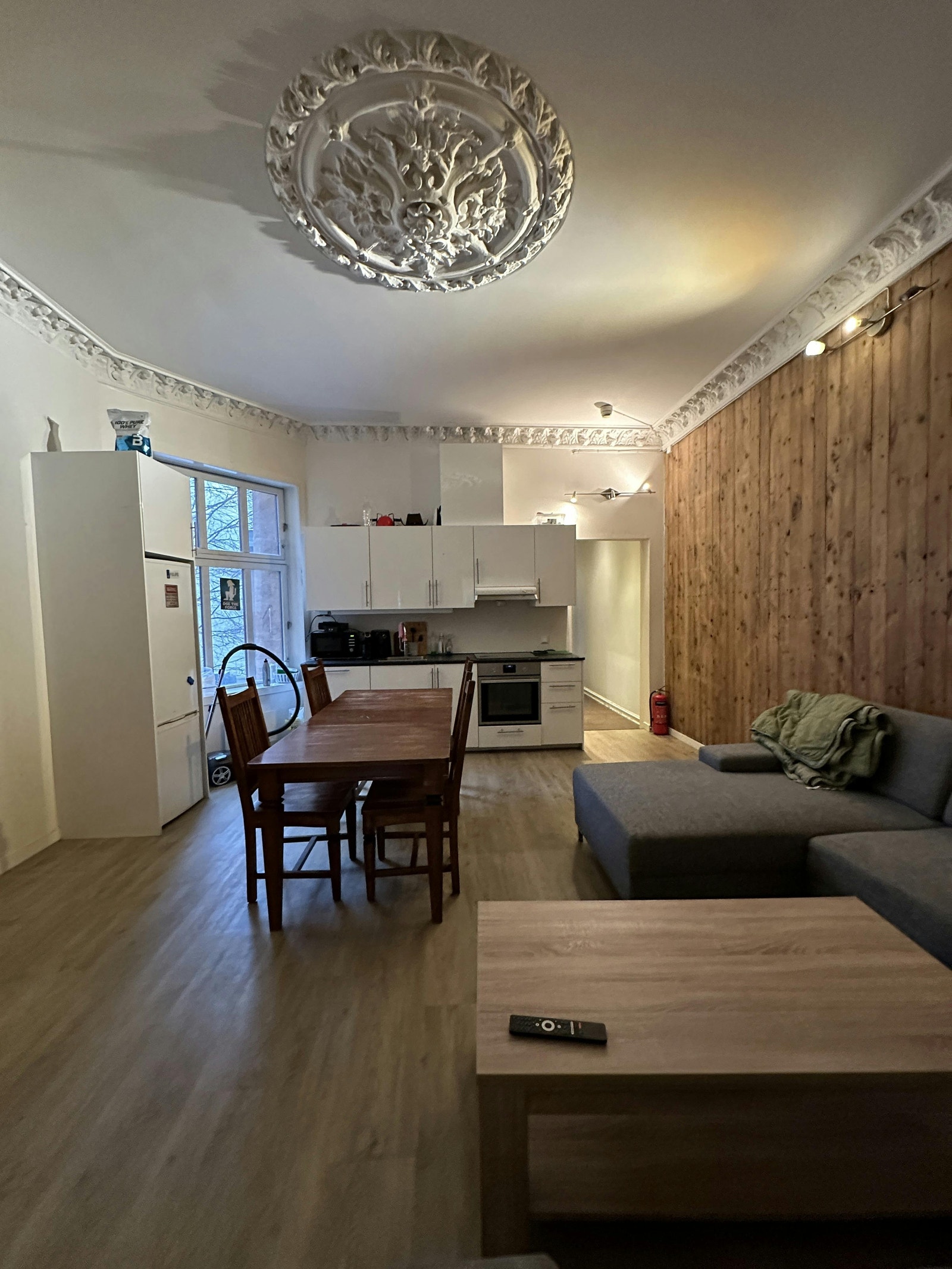 Stue med åpen kjøkken Galleribilde