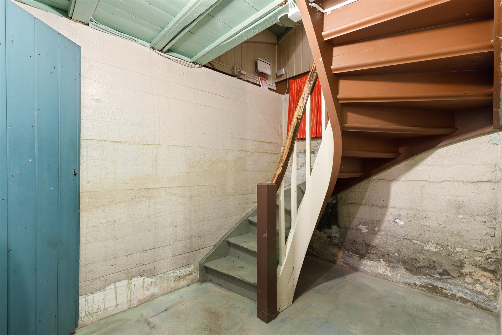 Trapp opp til 1. etasje. Galleribilde