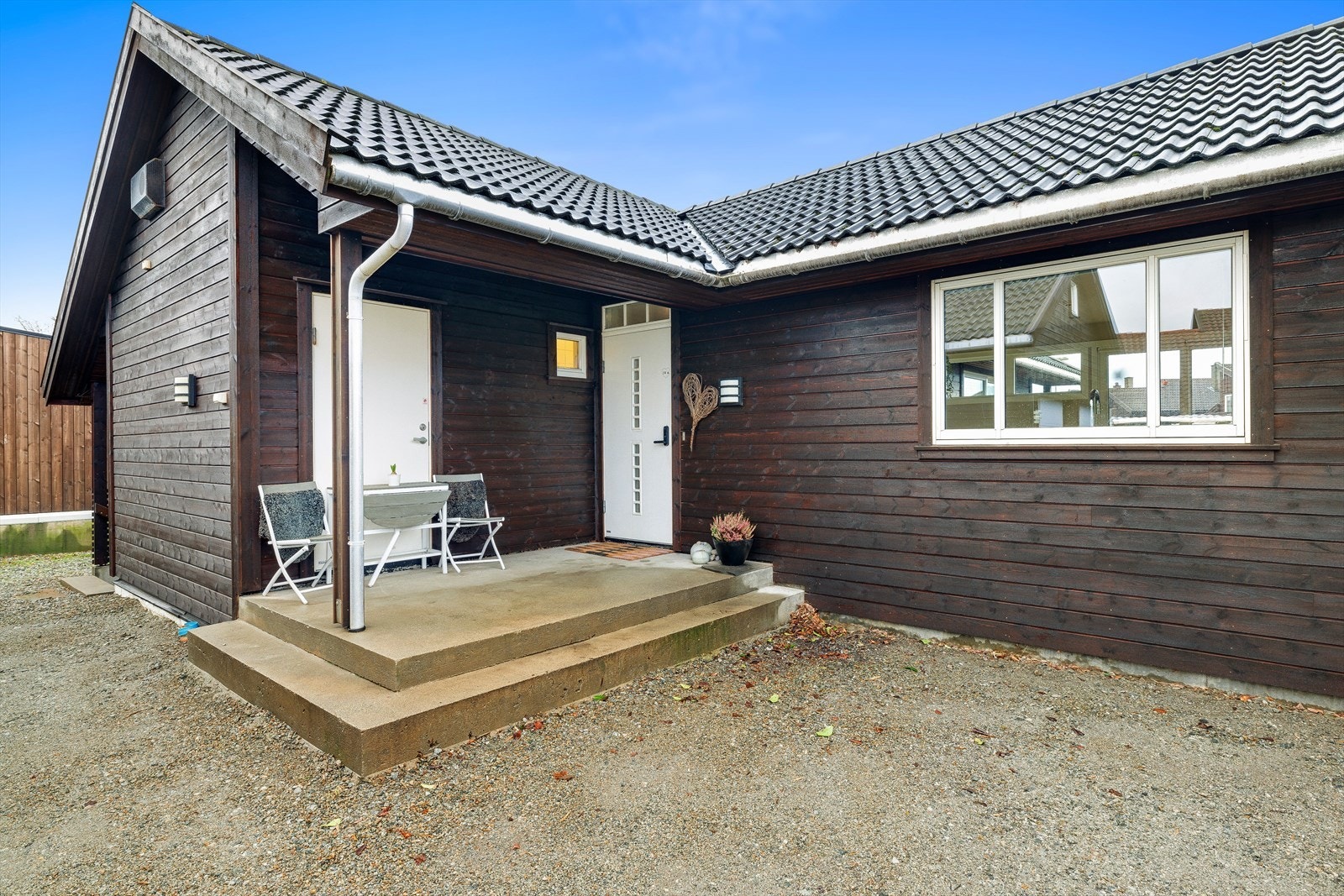 Velkommen inn! Overbygget inngangsparti Galleribilde