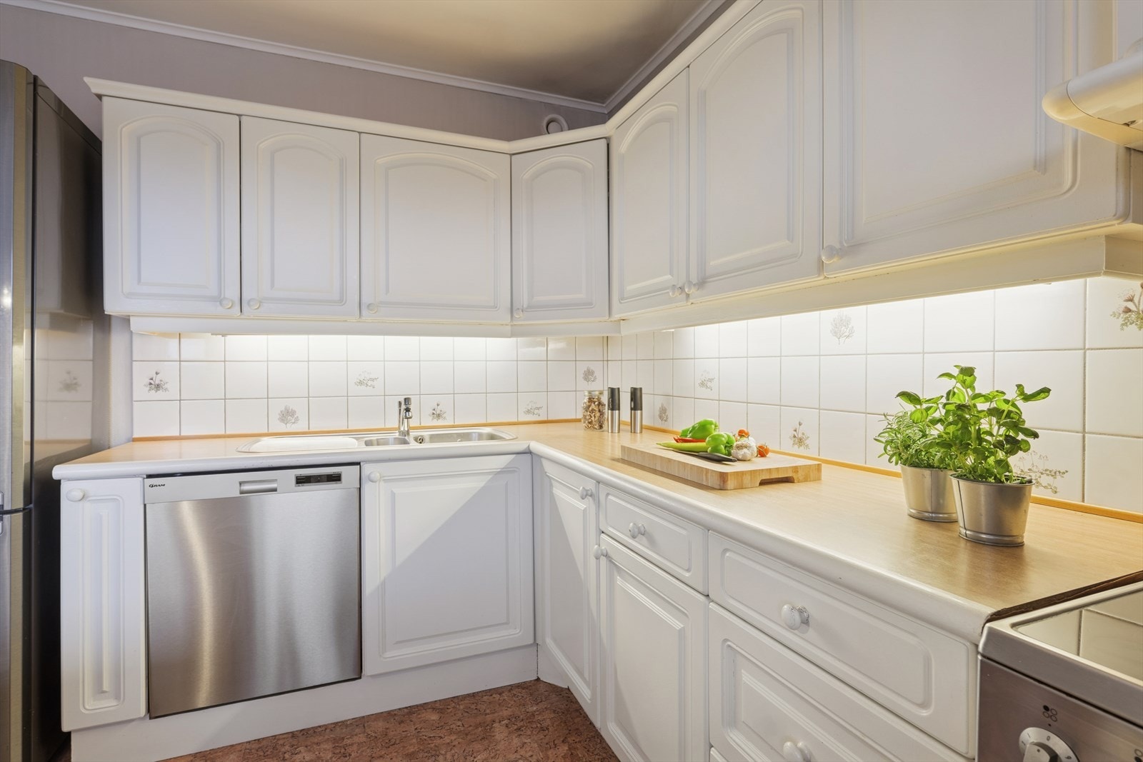 Oppvaskmaskin medfølger i handelen. Galleribilde