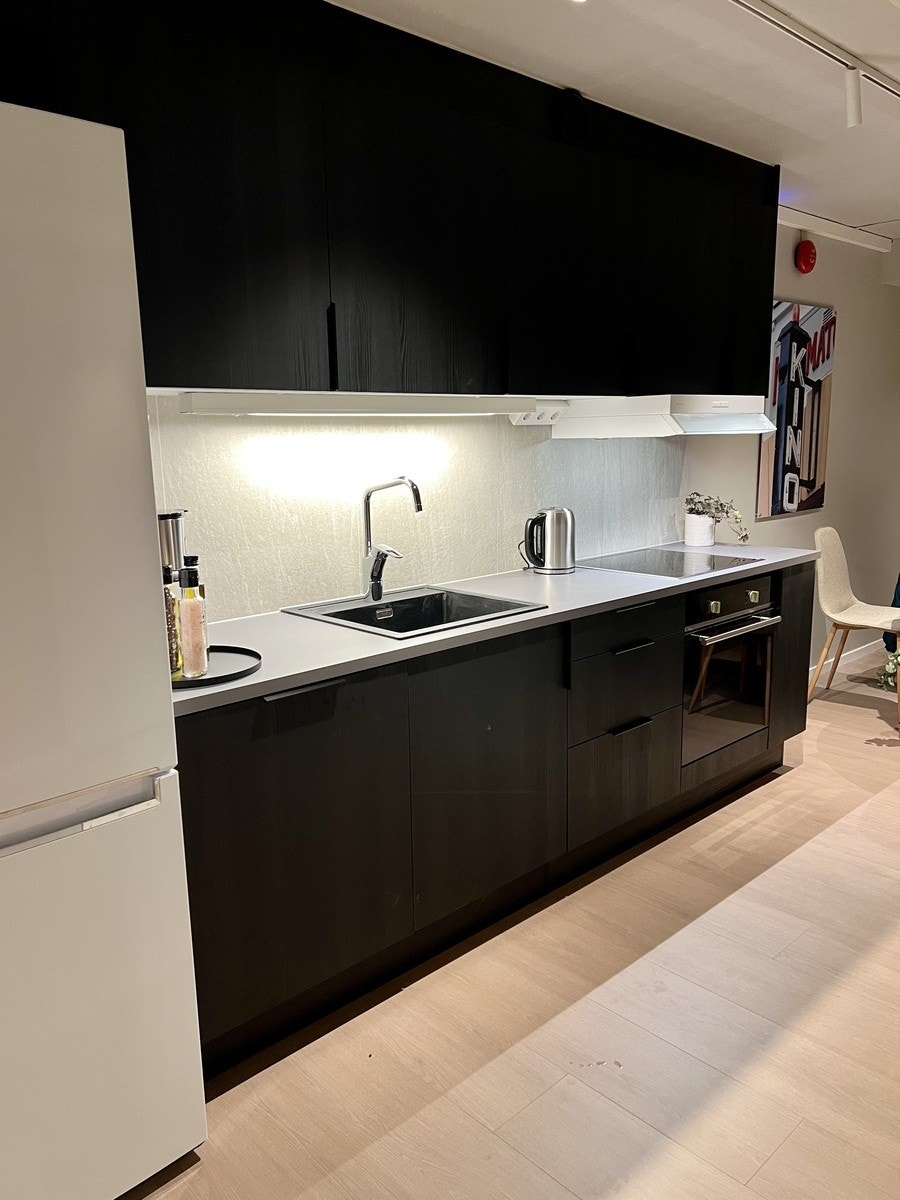 Kjøkken med hvitevarer Galleribilde