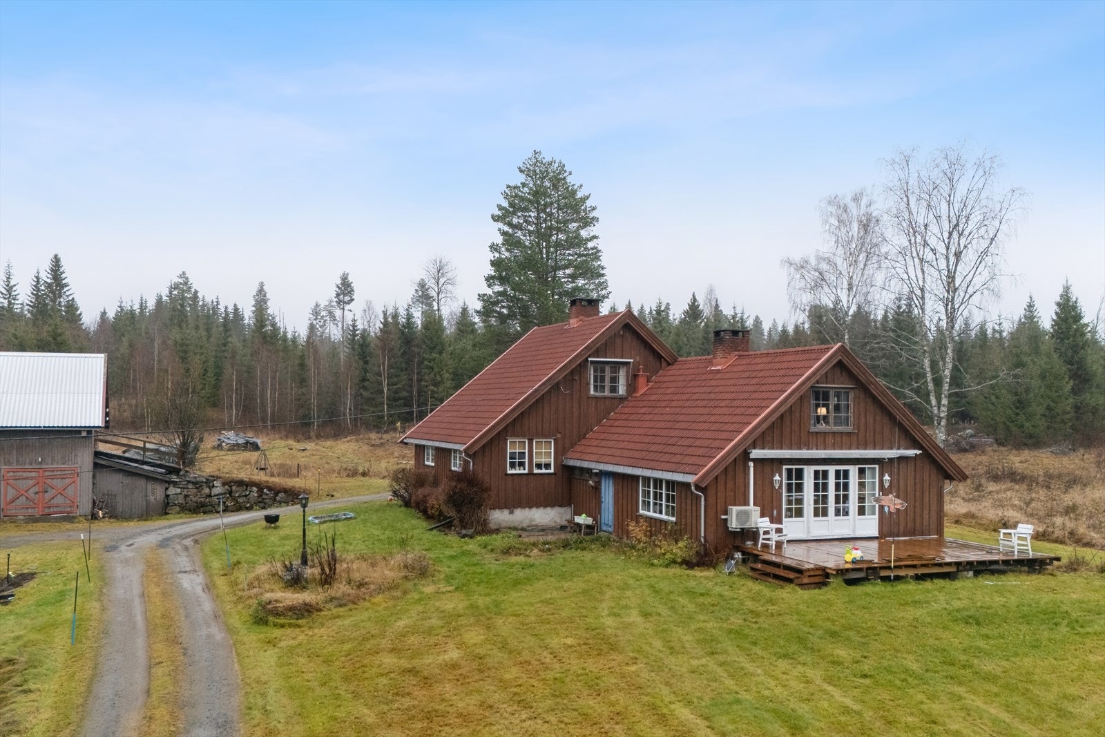 Innkjøring gårdstun Galleribilde