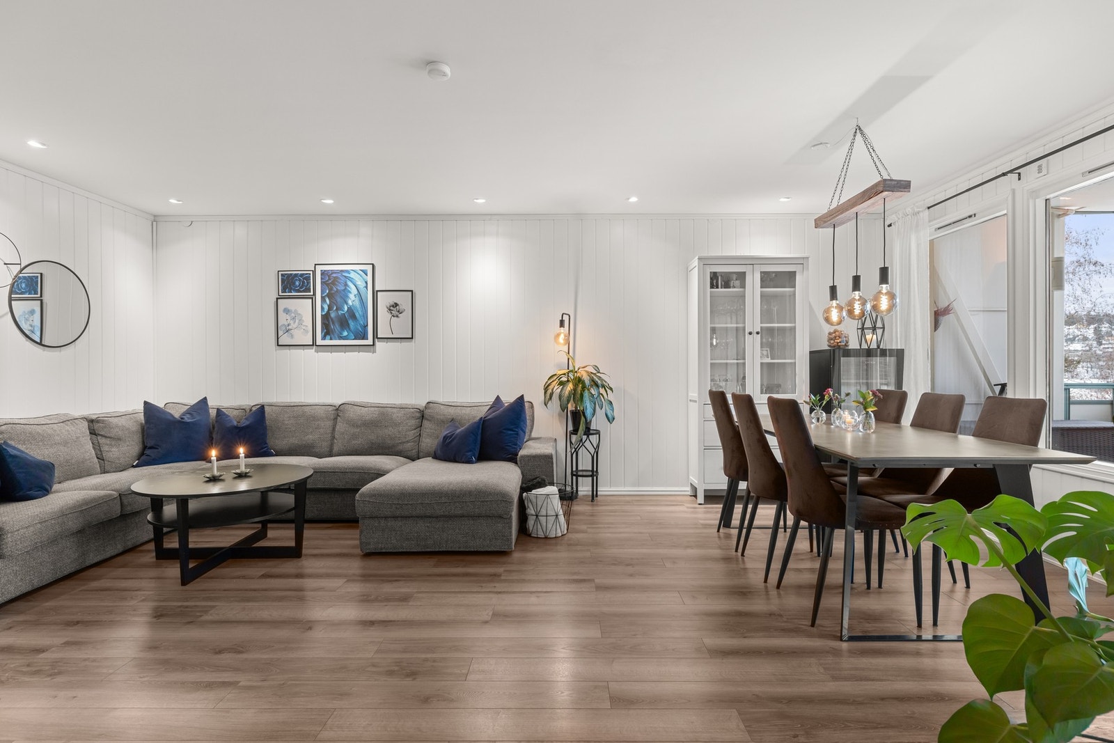 - Tulipanveien 36: Presentert av Line Doksum hos PrivatMegleren Panorama - Galleribilde