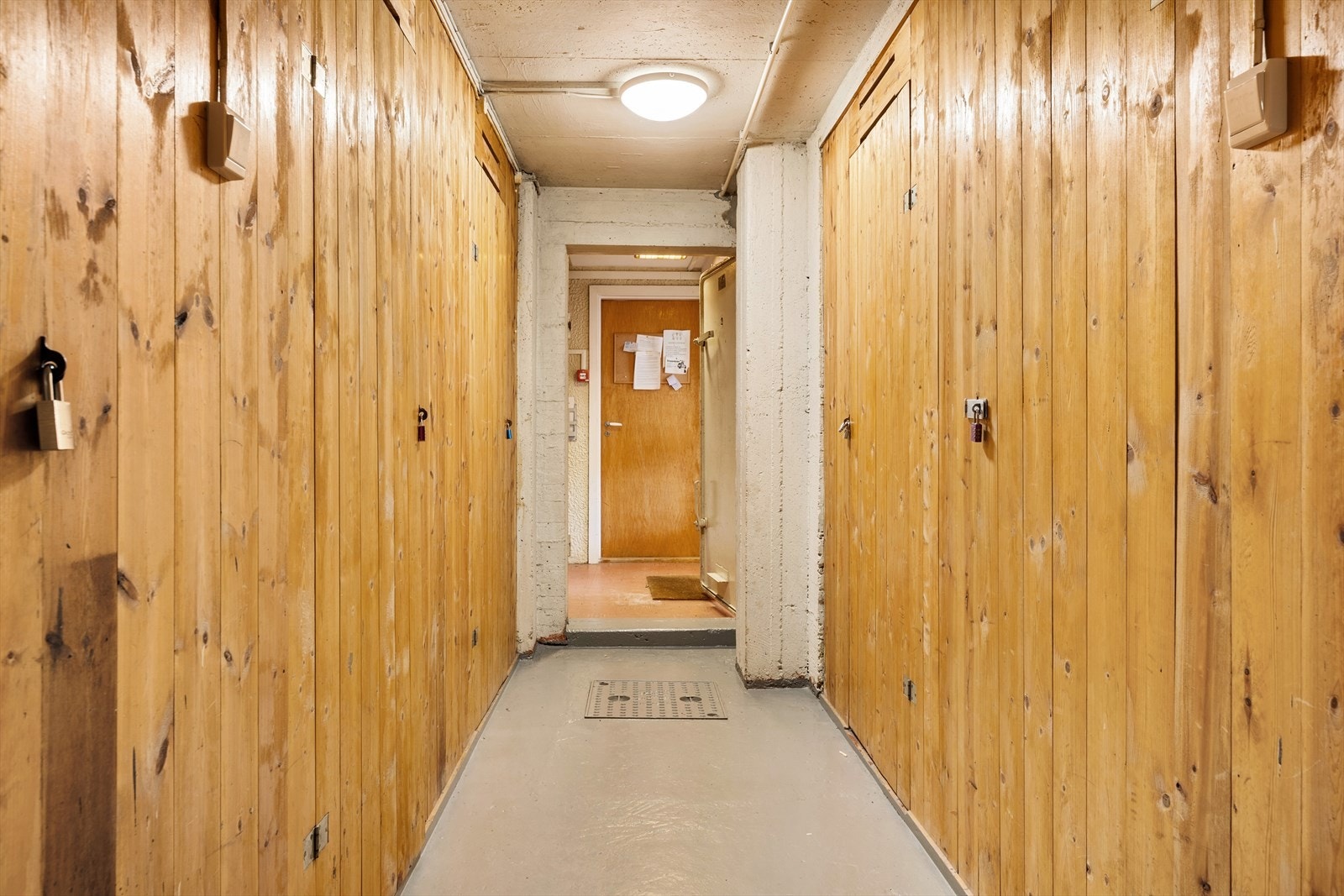 - Leiligheten disponerer to eksterne boder på totalt 6 m² - Galleribilde