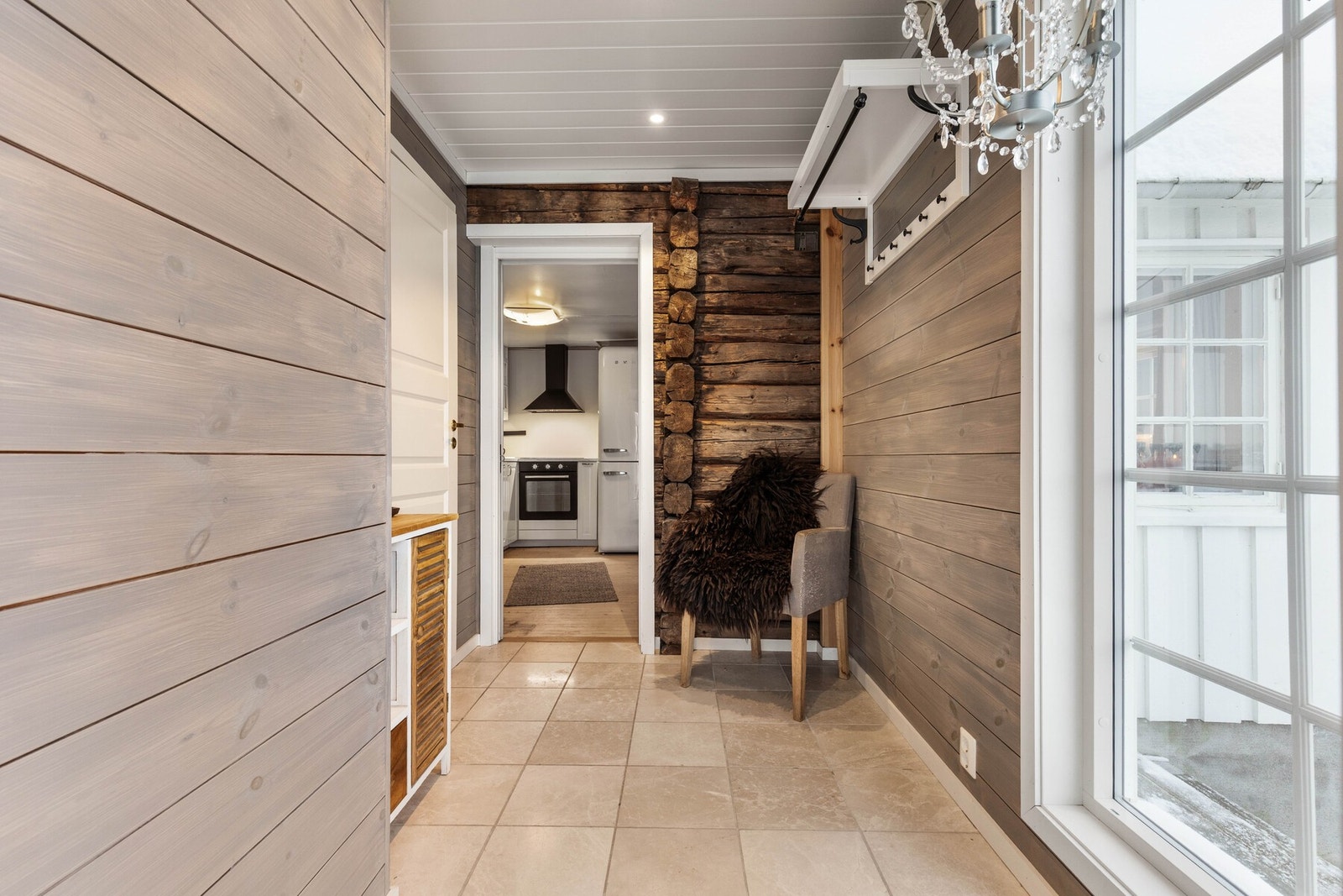 Flislagt entré/gang med gulvvarme. Galleribilde