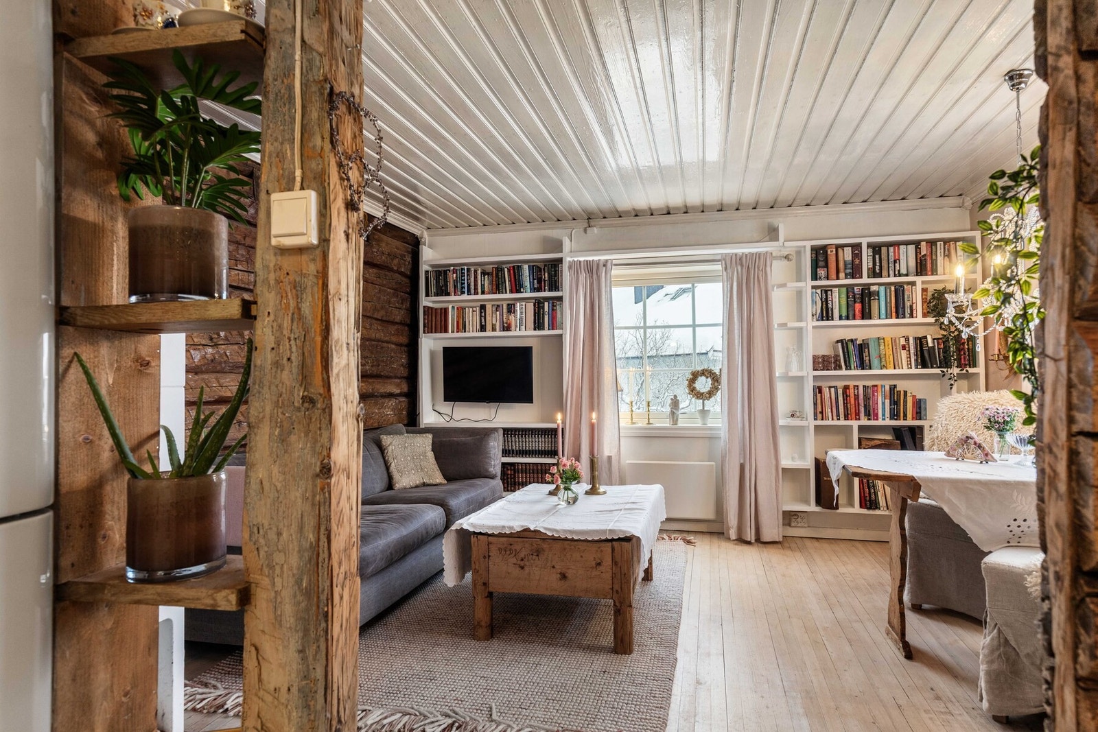 Sjarmerende og innbydende enebolig med en gjennomført kombinasjon av moderne oppgraderinger og karakteristiske detaljer Galleribilde