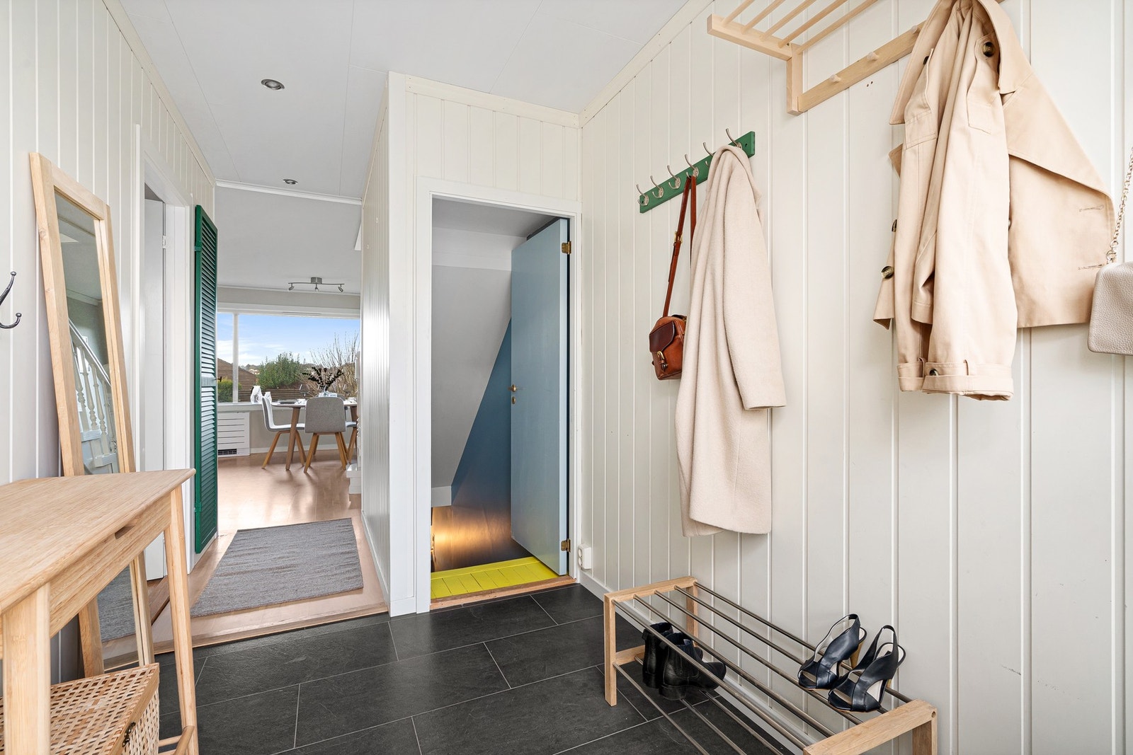 Entré. Galleribilde