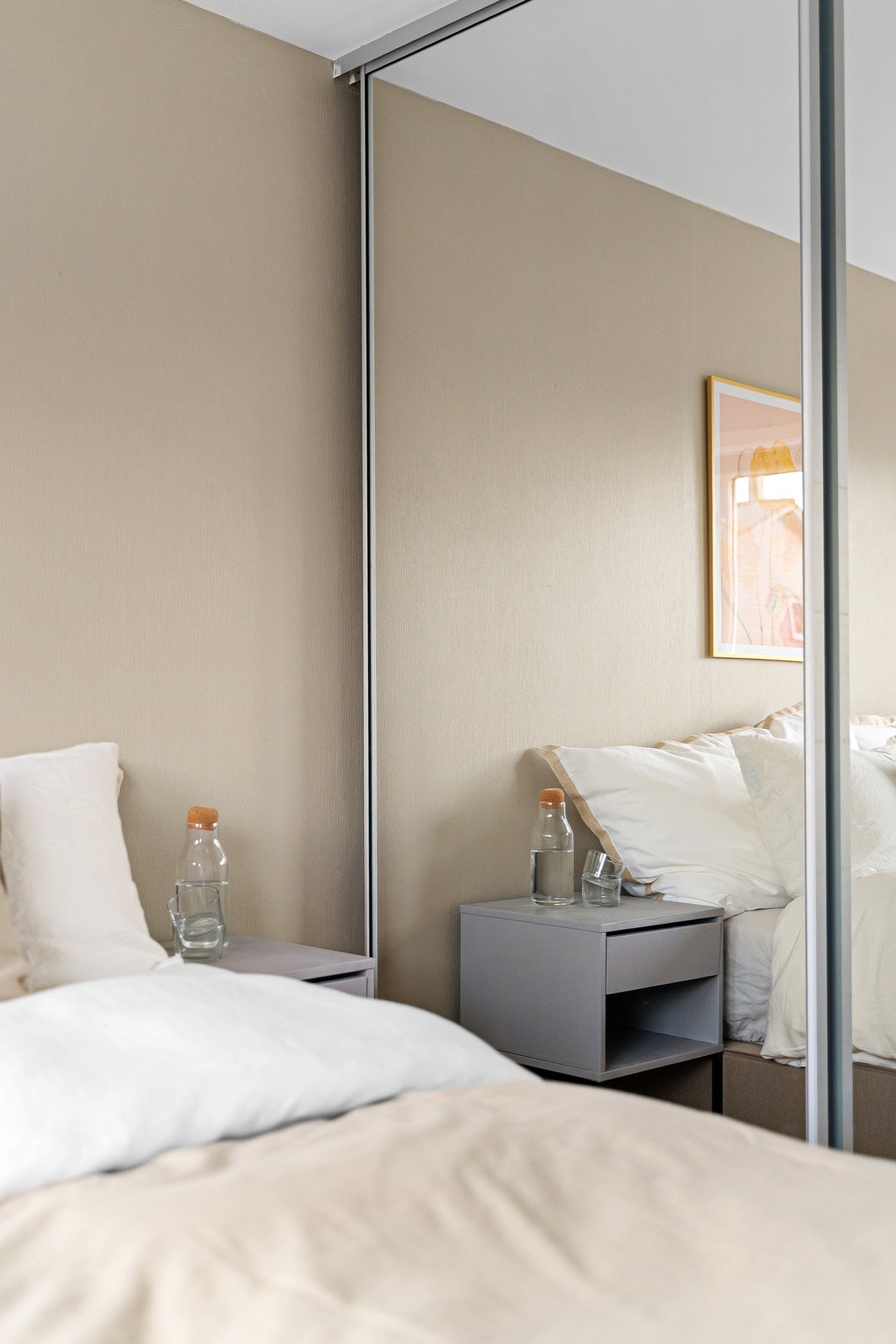 Soverommet har romslig garderobe. Galleribilde