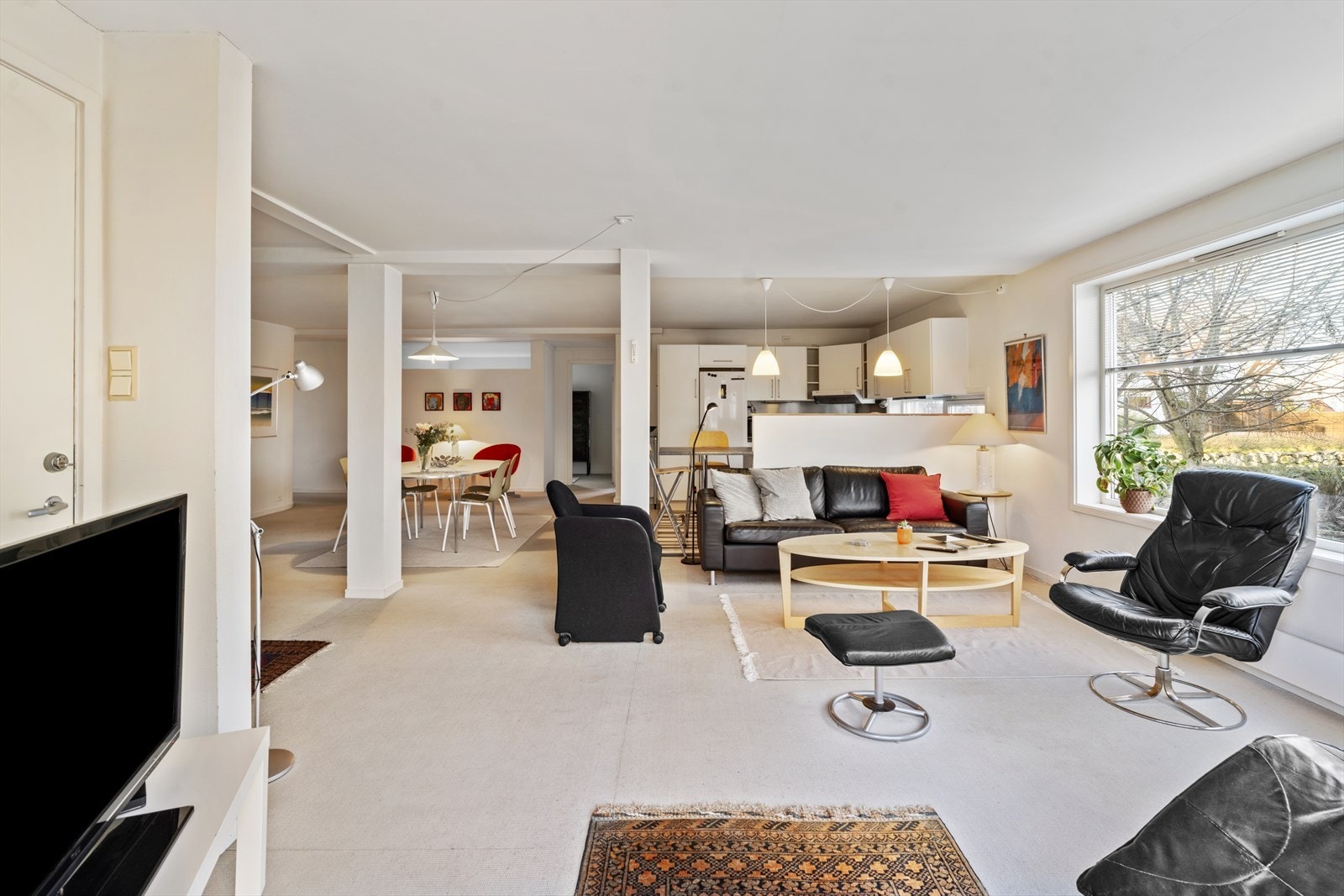 Stue med kjøkken Galleribilde