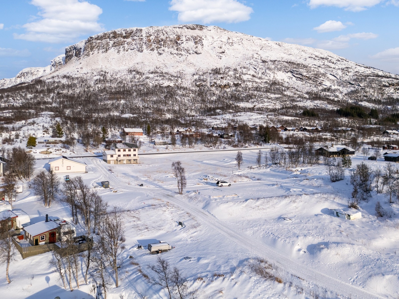 Beliggenheten er helt ypperlig året rundt med flere sommer- og vinteraktiviteter nærliggende Galleribilde