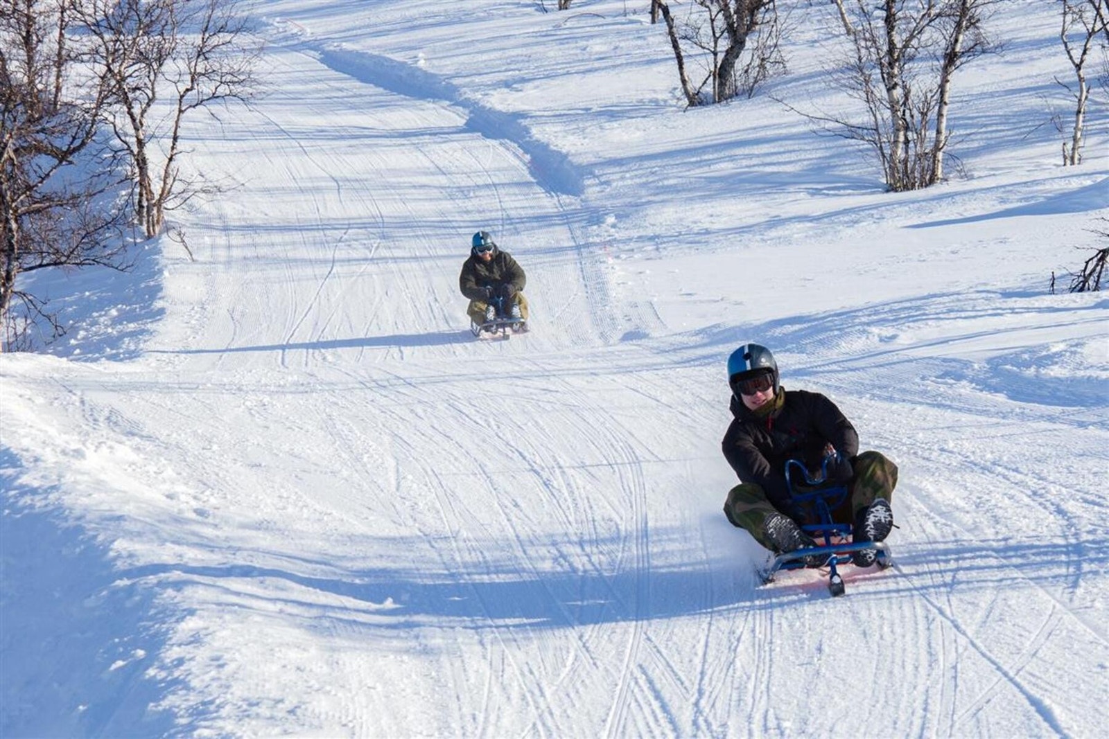 Kjenn adrenalinet suse på vei ned Norges lengste preparerte akebakke Galleribilde