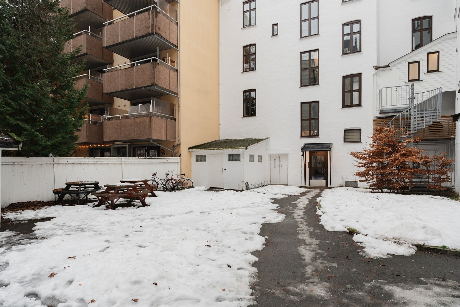 Inngang til leilighet i indre gård. Galleribilde