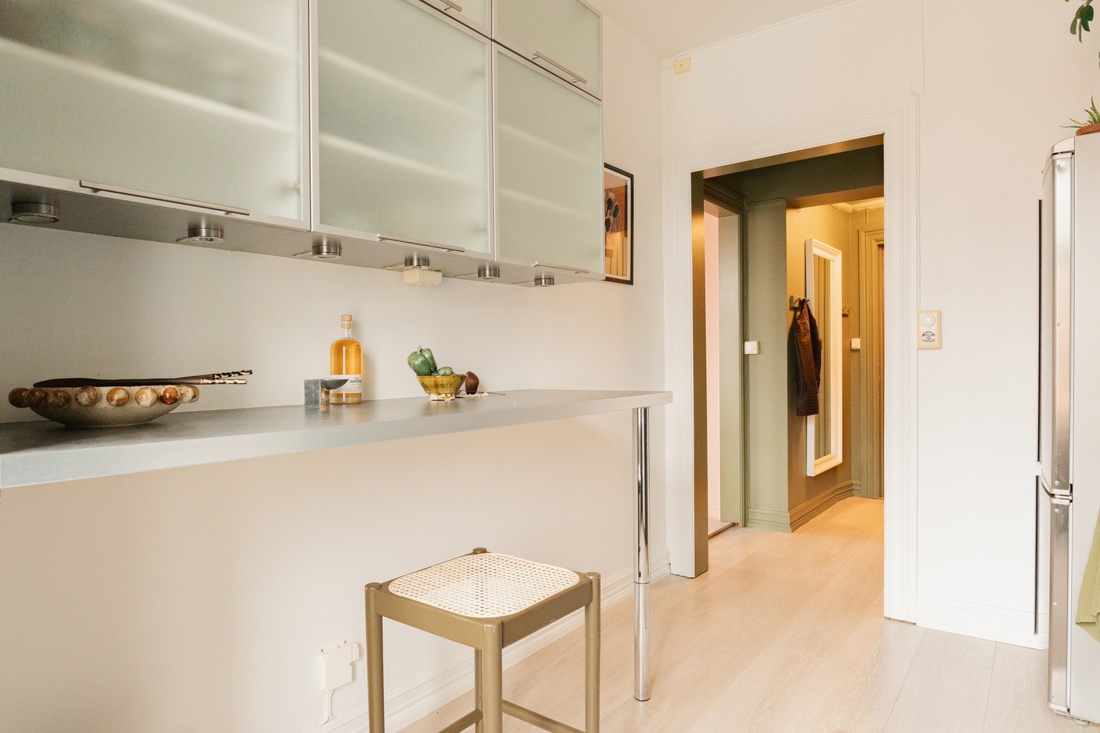 Plass til fler ved barløsningen på kjøkkenet. Galleribilde