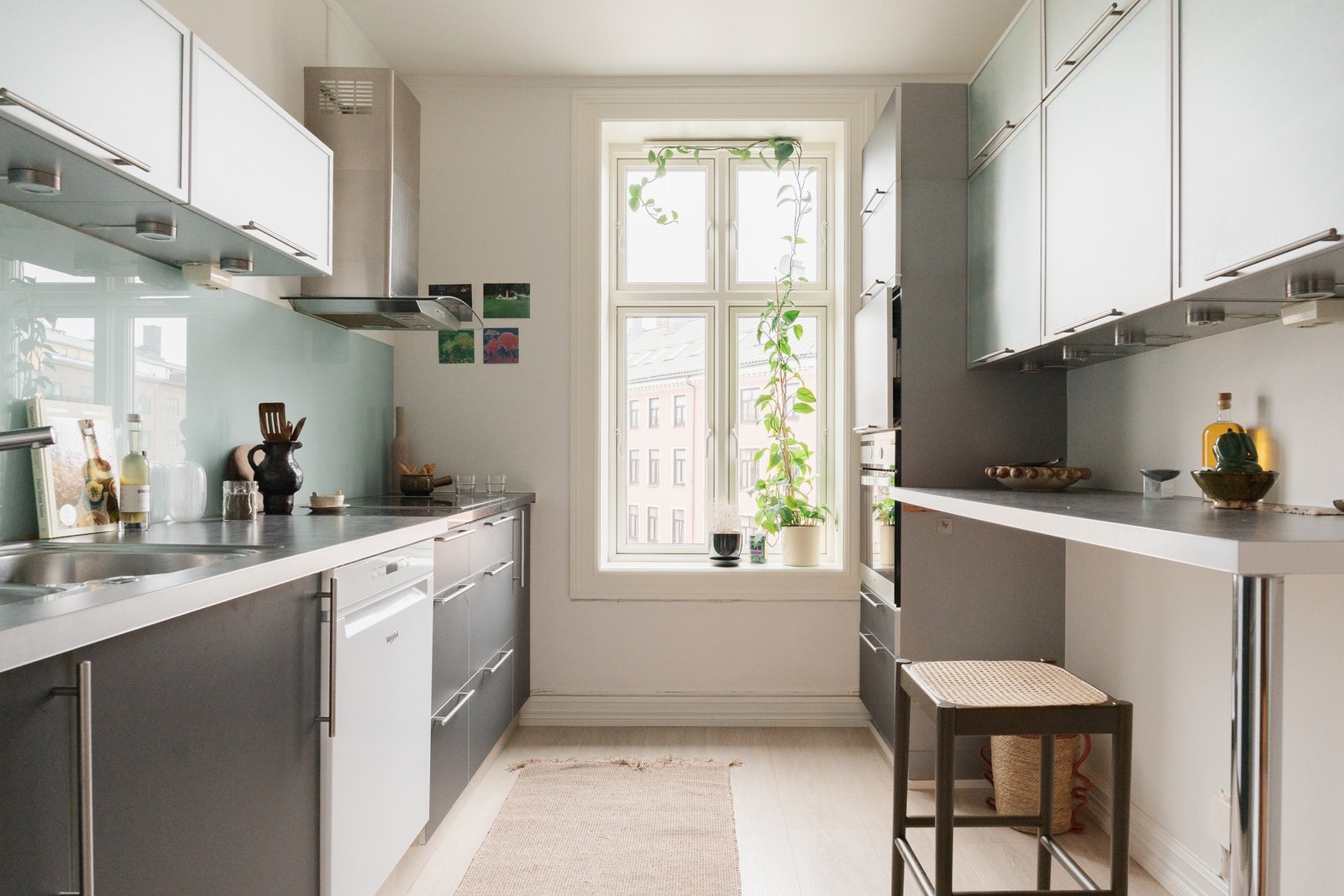 Separat kjøkken med spiseplass. Galleribilde