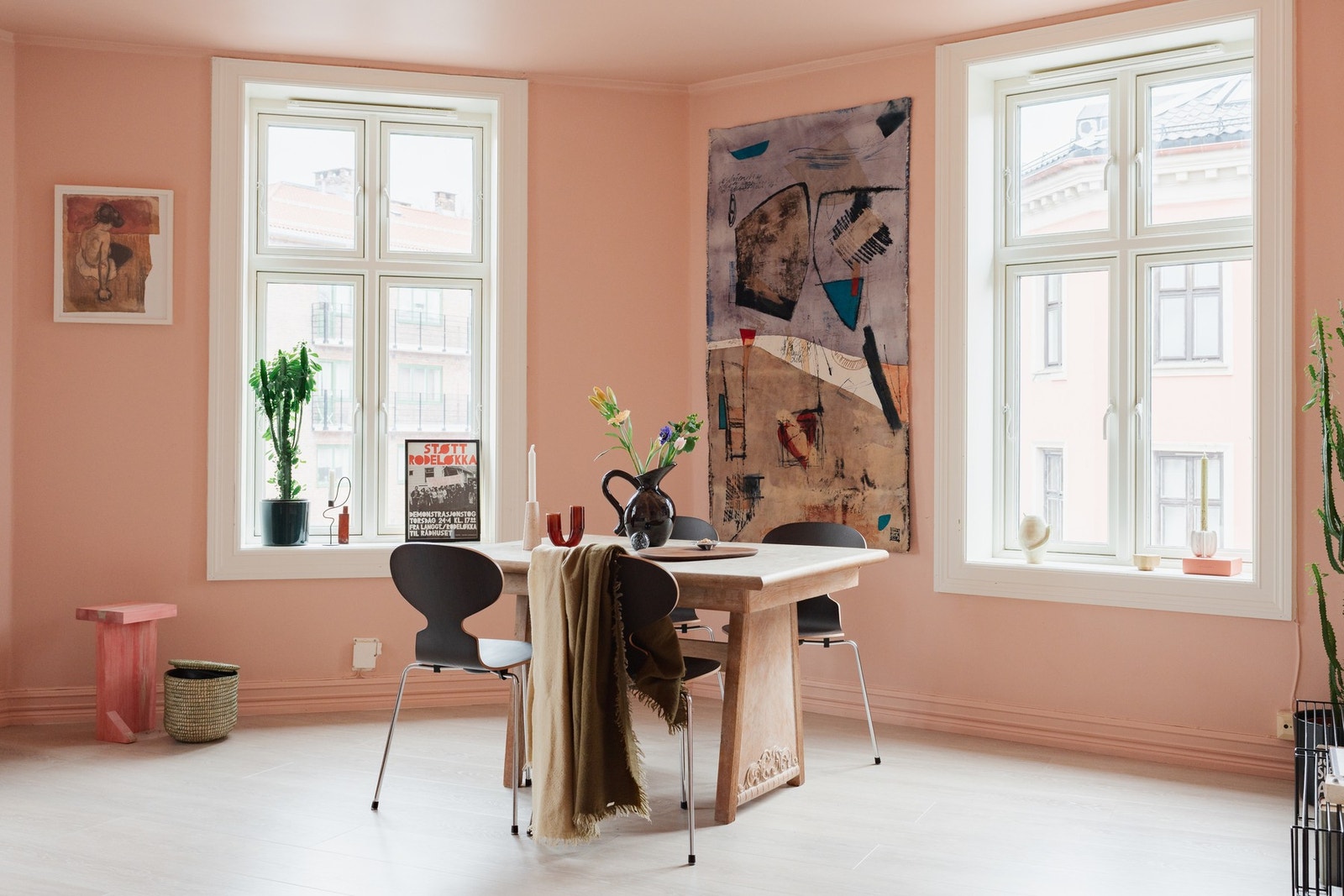 Spisestue sonen i den åpne stuen Galleribilde