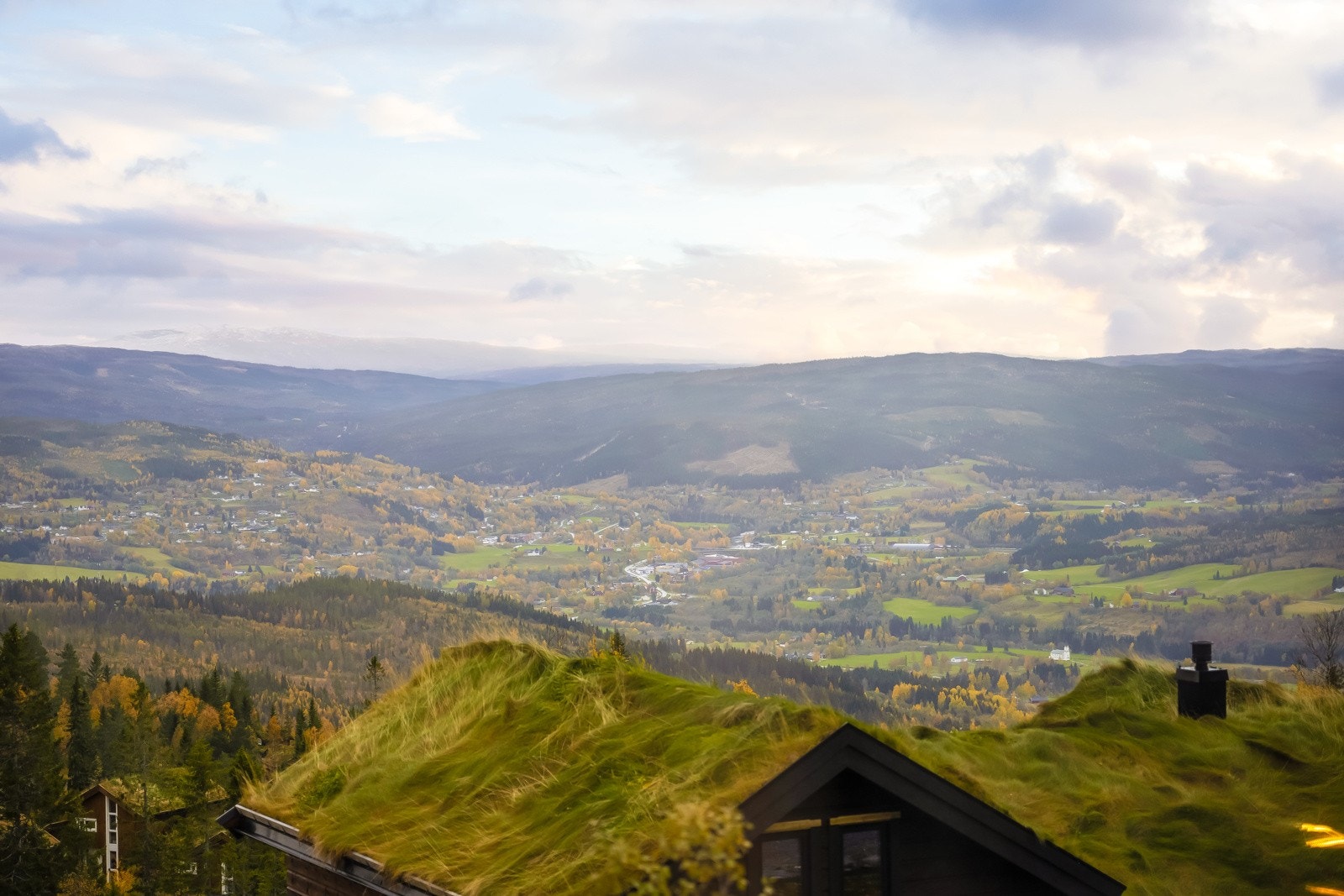 Fantastisk beliggenhet øverst i hyttefeltet med flott utsikt og gode solforhold Galleribilde