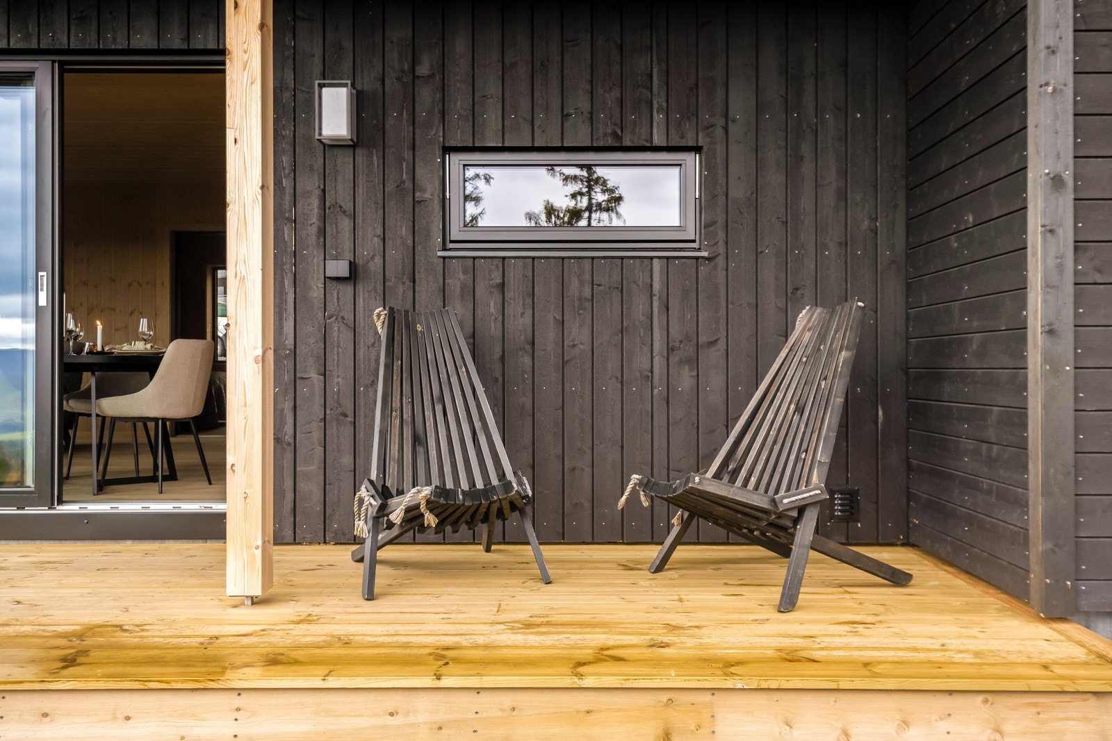 Flott balkong/terrasse på ca. 9 kvm, med nydelig utsikt Galleribilde