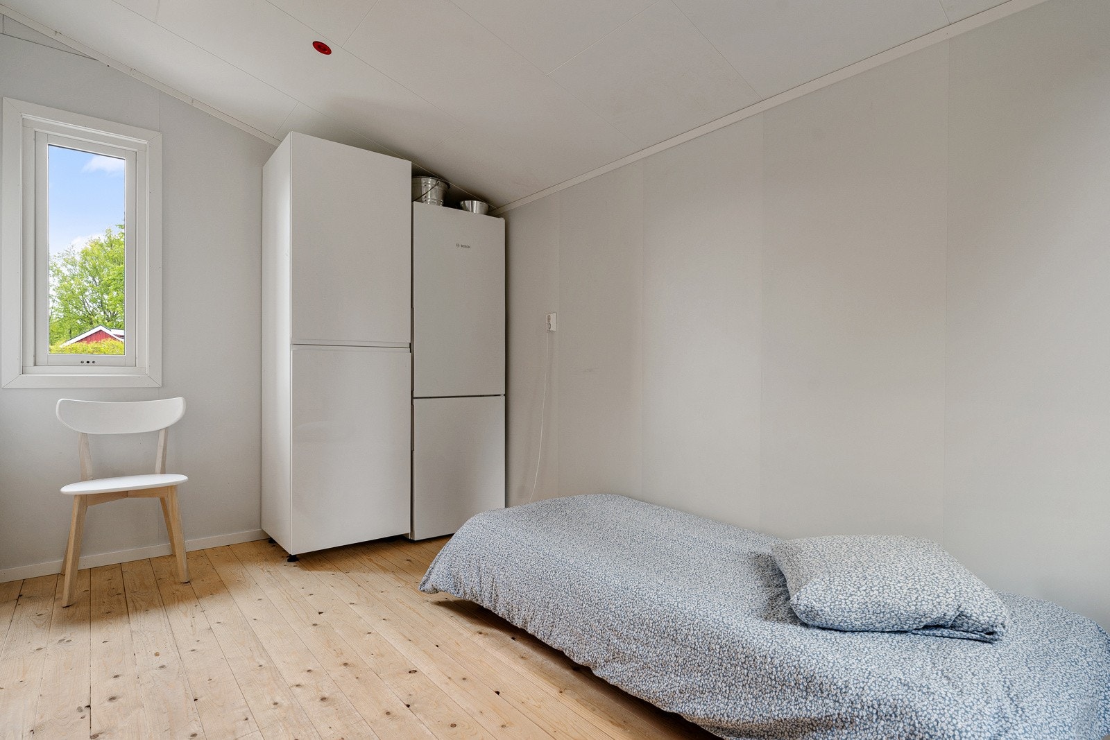 Plass til skap på rommene.