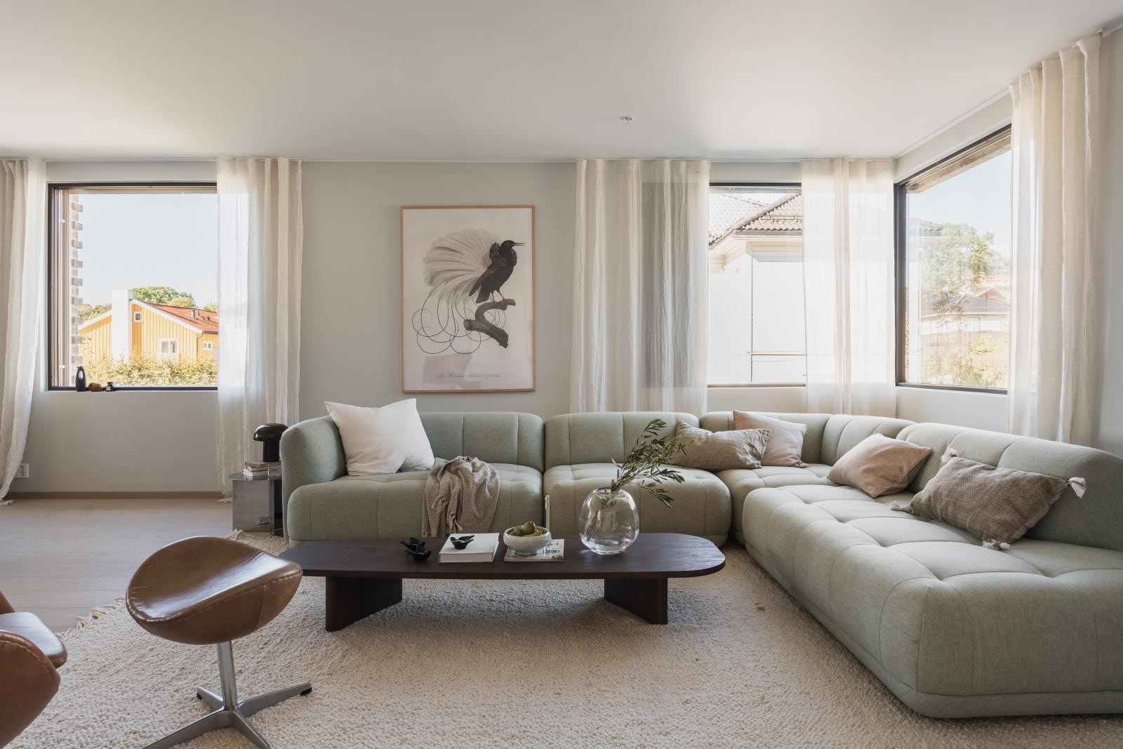 Her kombineres klassiske detaljer med unike planløsninger og et sterkt fokus på materialvalg og utførelse. Galleribilde