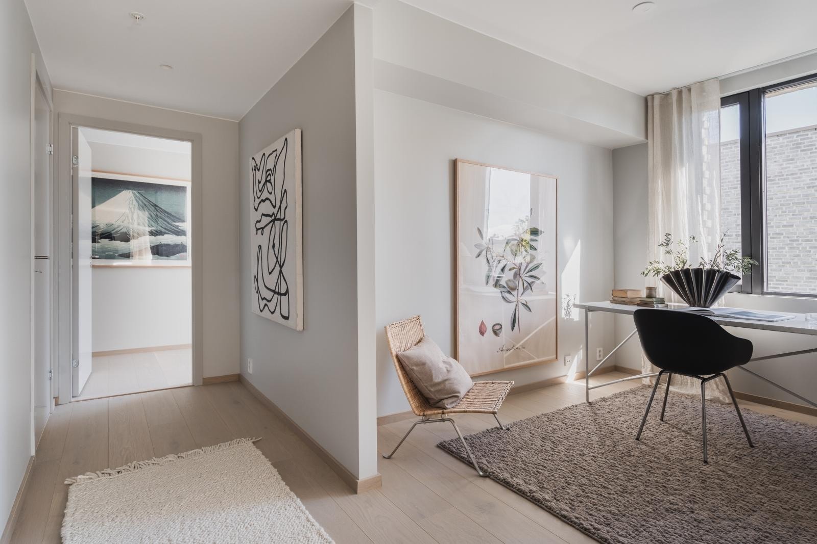 Leiligheten har en fantastisk atmosfære med optimale lysforhold, gode vindusflater og flotte romløsninger. Galleribilde