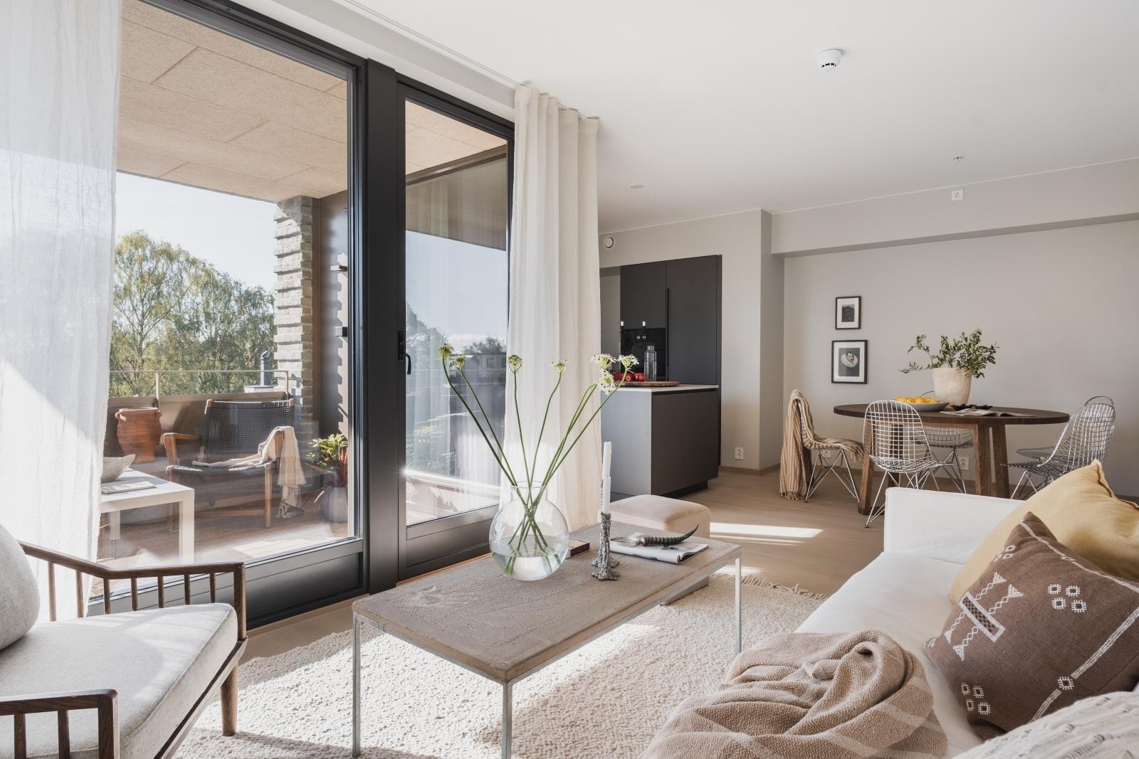 Beliggende i et særdeles ettertraktet område ved Vigelandsparken. Her bor man sentralt men tilbaketrukket. Galleribilde