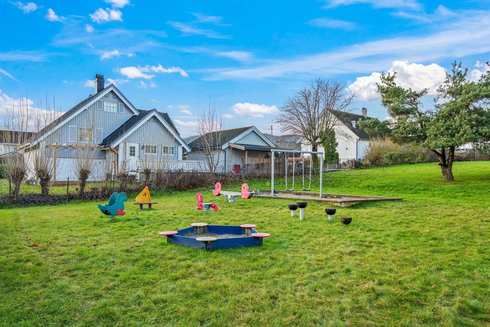 Lekeplass i nærområdet. Galleribilde