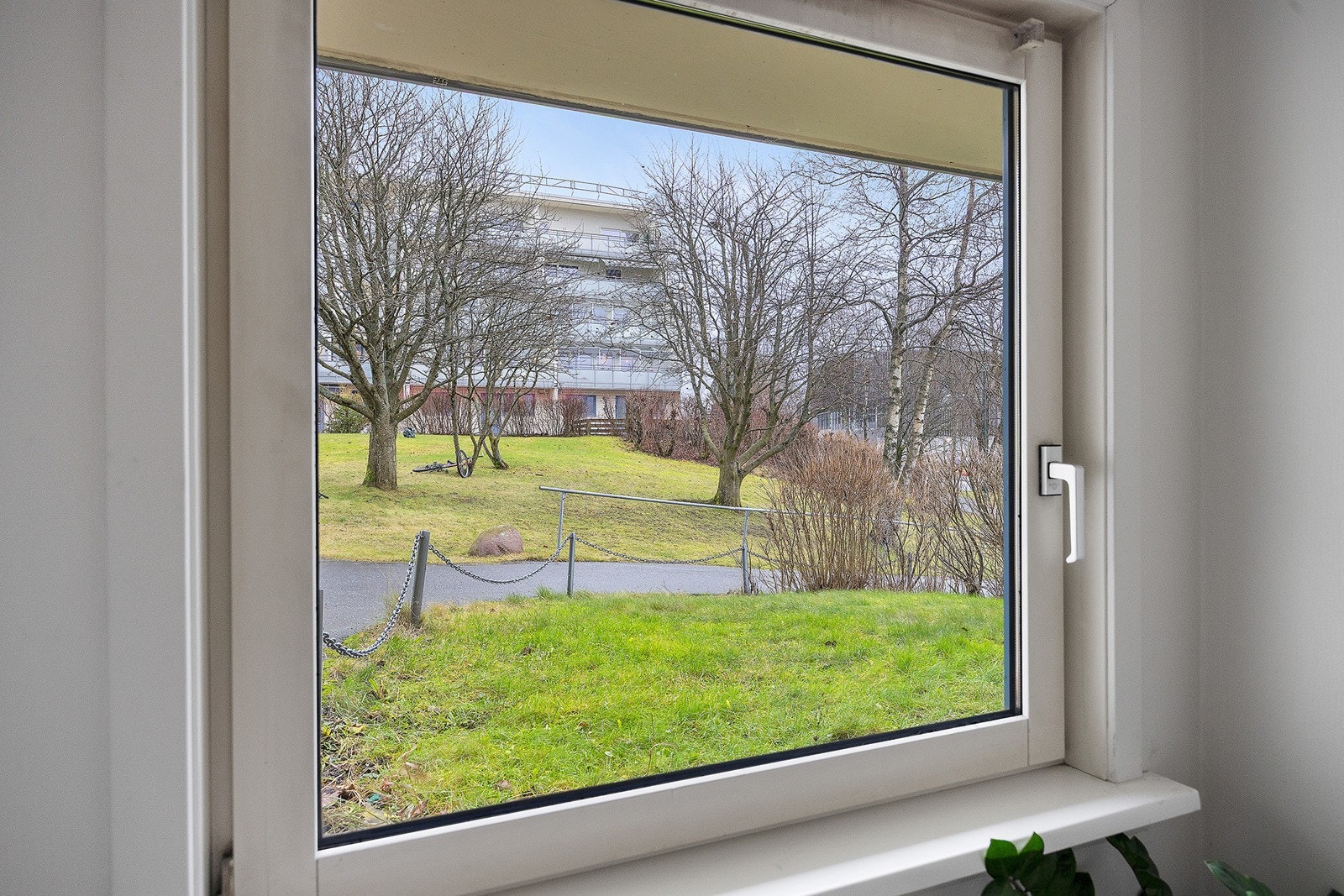 Utsikt fra kjøkkenvindu. Galleribilde