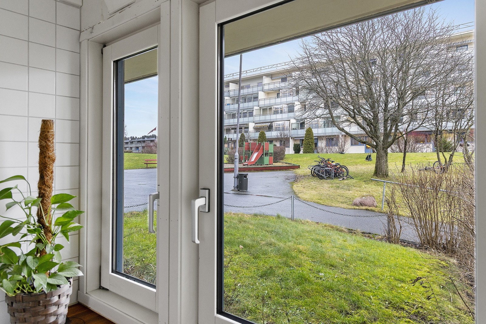 Utsikt fra kjøkkenvindu. Galleribilde