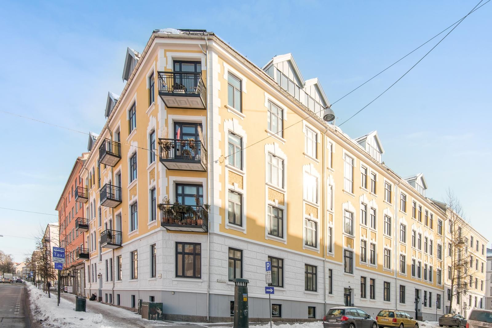 Klassisk bygård på Majorstuen. Leiligheten ligger i 4 etasje Galleribilde