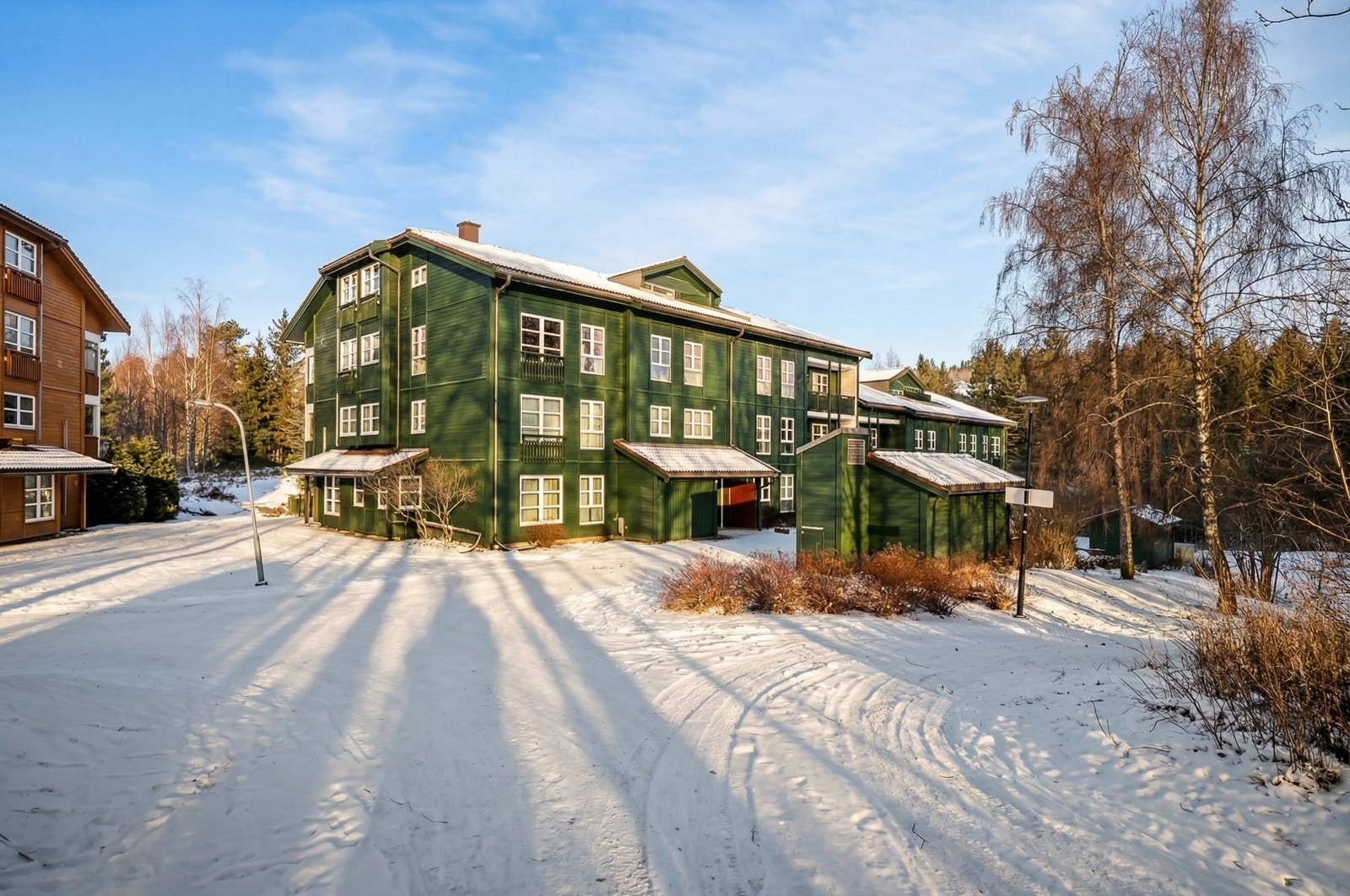 Velkommen til Sleiverudåsen 14! Eiendommen ligger i rolige og barnevennlige omgivelser i Sleiverudåsen. Galleribilde