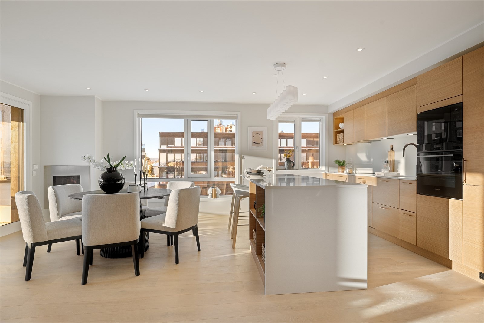 Innholdsrikt kjøkken Galleribilde