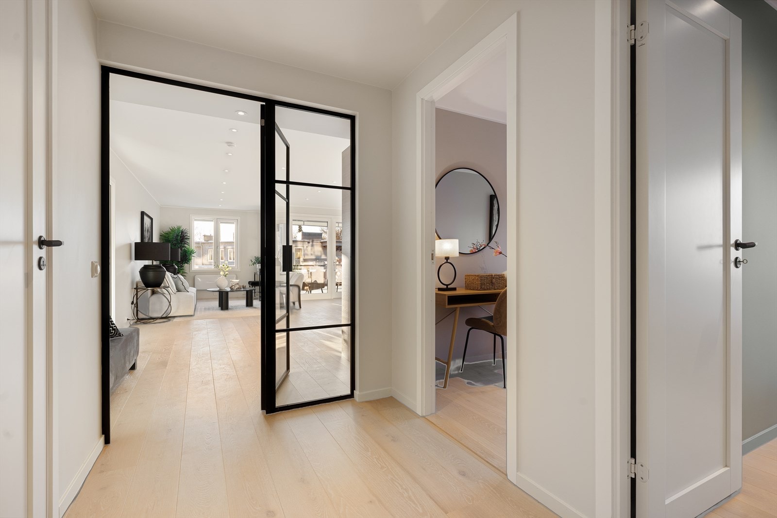 Leiligheten har trappefri adkomst og heis til garasje Galleribilde