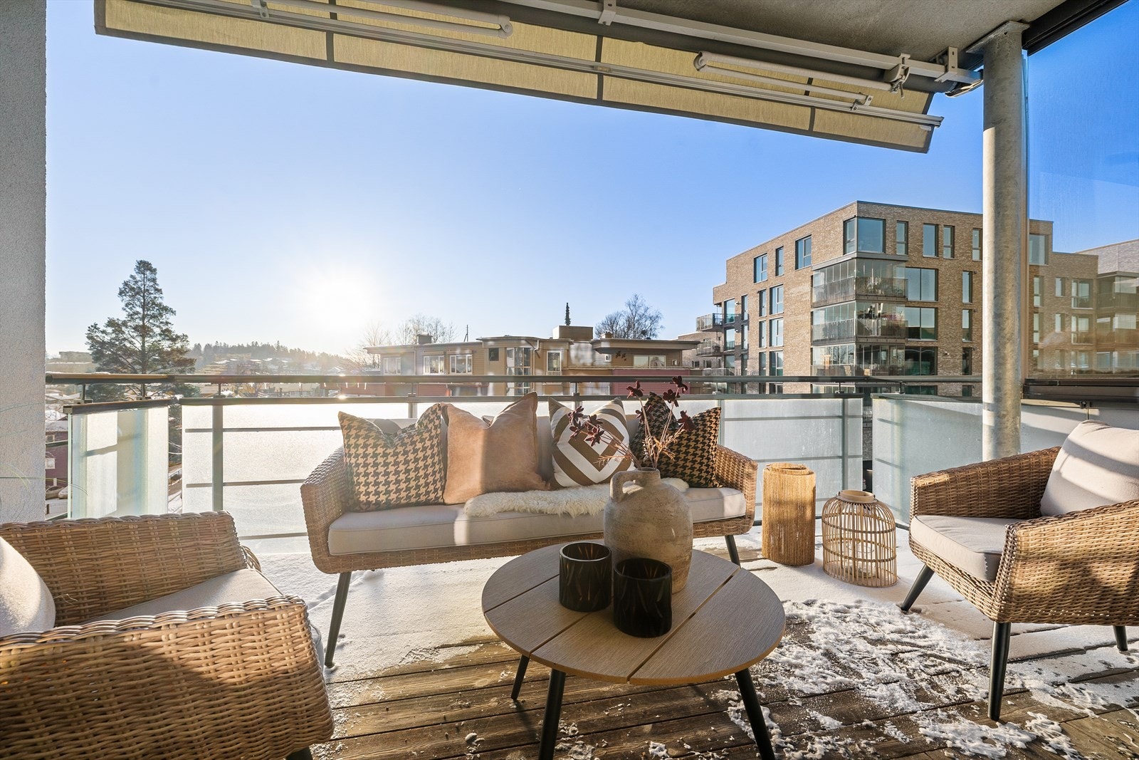 Solrik balkong Galleribilde