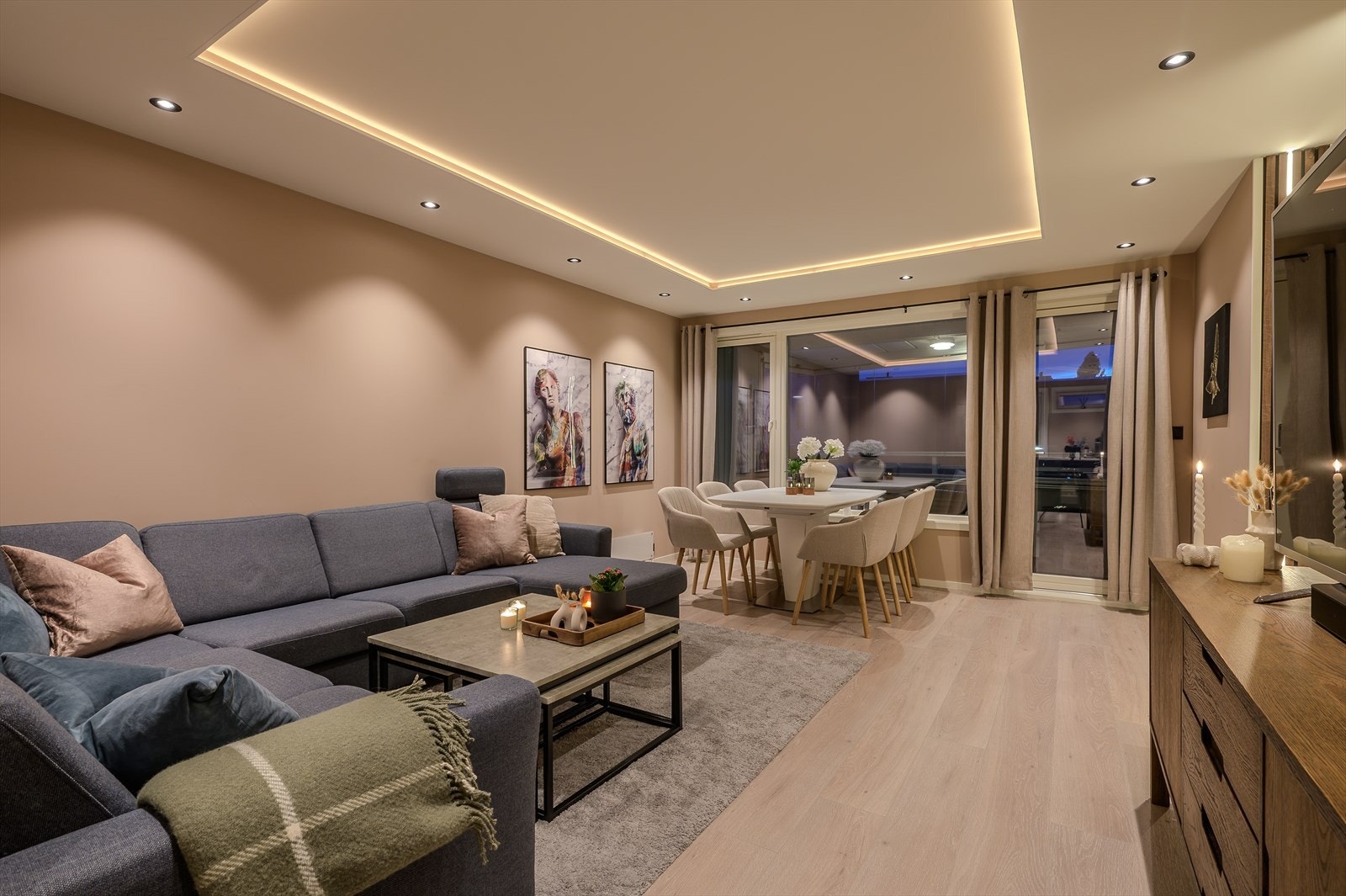 Velkommen til Leistadgrenda 12 - Heimdal Eiendomsmegling v/Anders W. Steien presenterer denne moderne og stilfulle 2-roms leiligheten i Brundalen Borettslag. Galleribilde