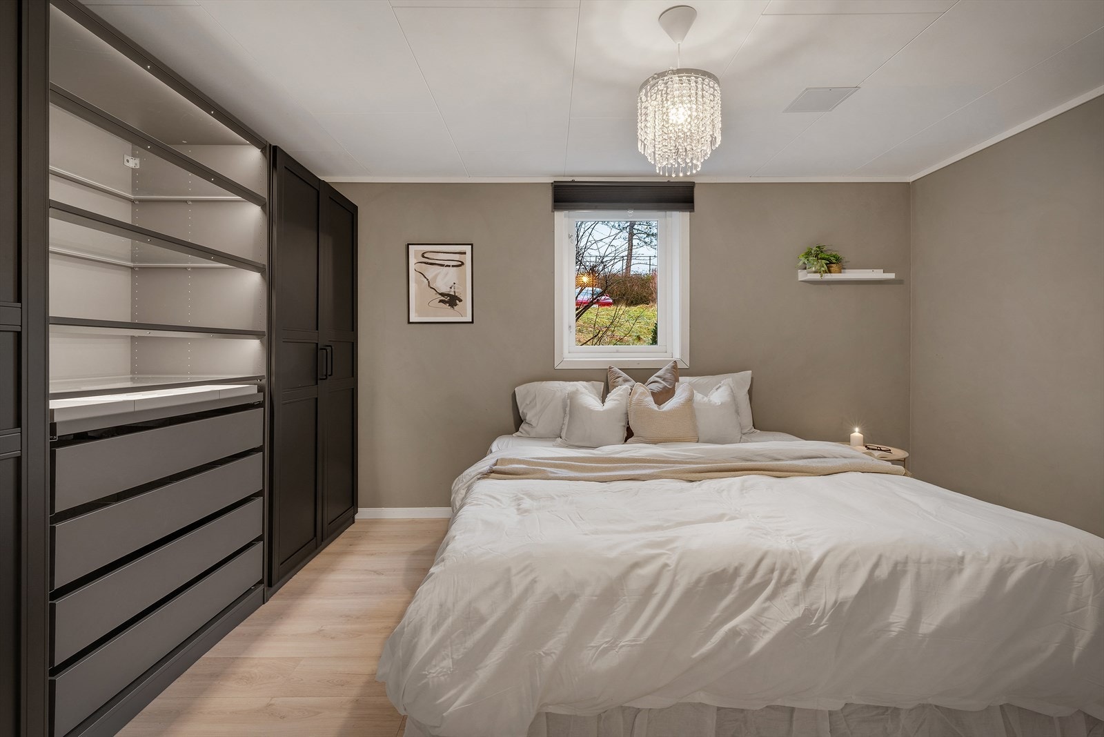 - Malt i en moderne farge som enkelt kan tilpasses din egen stil - Galleribilde