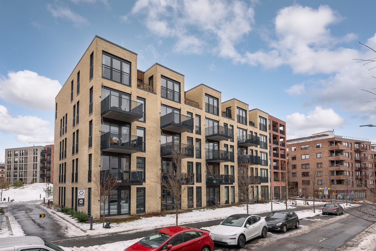 Nytt og moderne sameie. Det er garasjekjeller under. Galleribilde