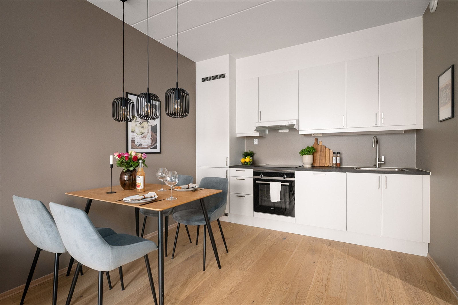 Moderne og funksjonelt HTH kjøkken Galleribilde