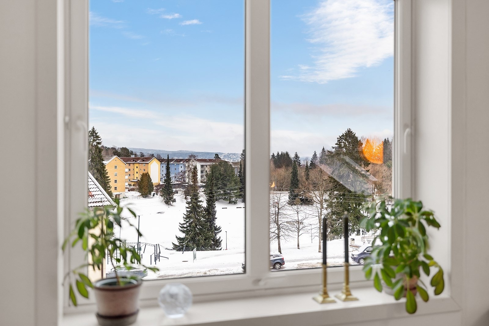 Pen utsikt til hyggelige omgivelser på Årvoll. På sommerstid kan du se Årvolldammen. Galleribilde